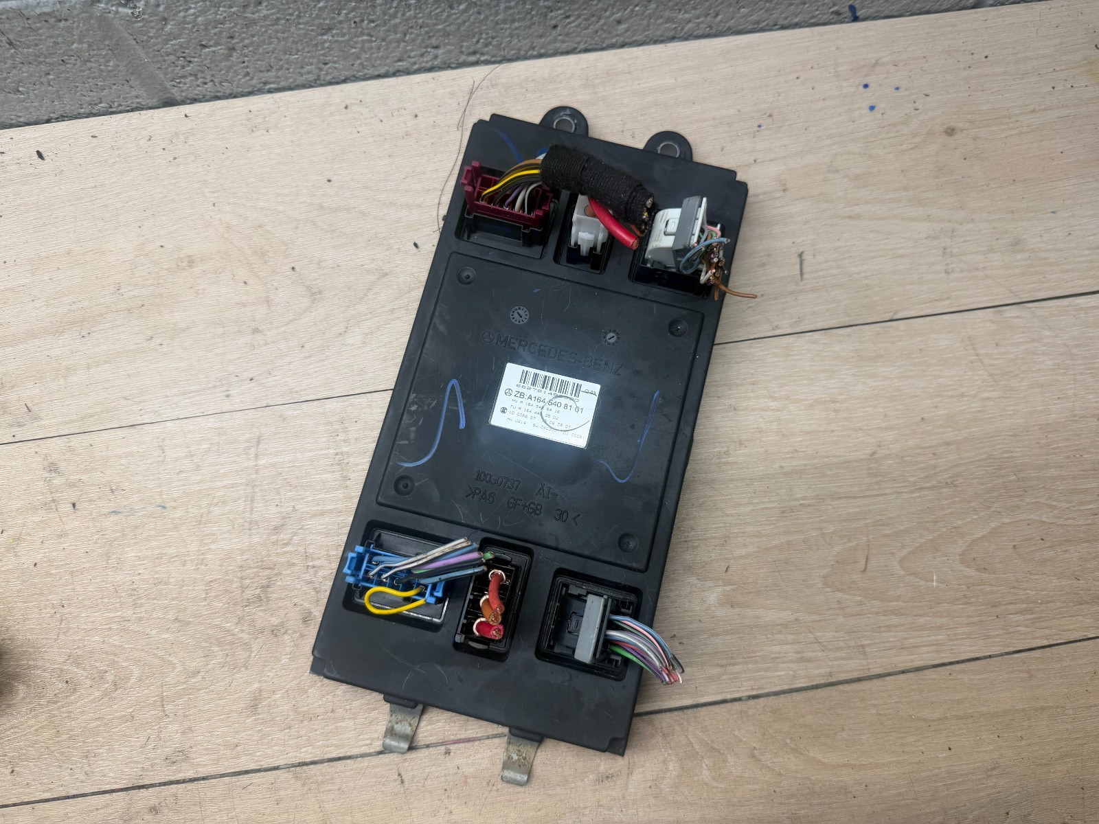 2006-13 Mercedes W251 W164 GL,ML,R Front SAM Control Module Unit 1645408101 2006-13 Mercedes W251 W164 GL,ML,R Front SAM Control Module Unit 1645408101
