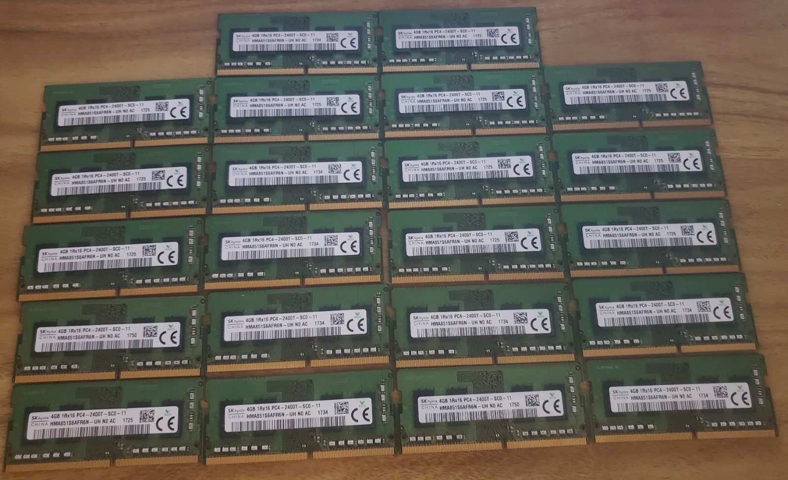 (Lot of 22) SK Hynix 4GB (HMA851S6AFR6N-UH) 1Rx16 PC4-2400T-SC0-11 DDR4 RAM (Lot of 22) SK Hynix 4GB (HMA851S6AFR6N-UH) 1Rx16 PC4-2400T-SC0-11 DDR4 RAM