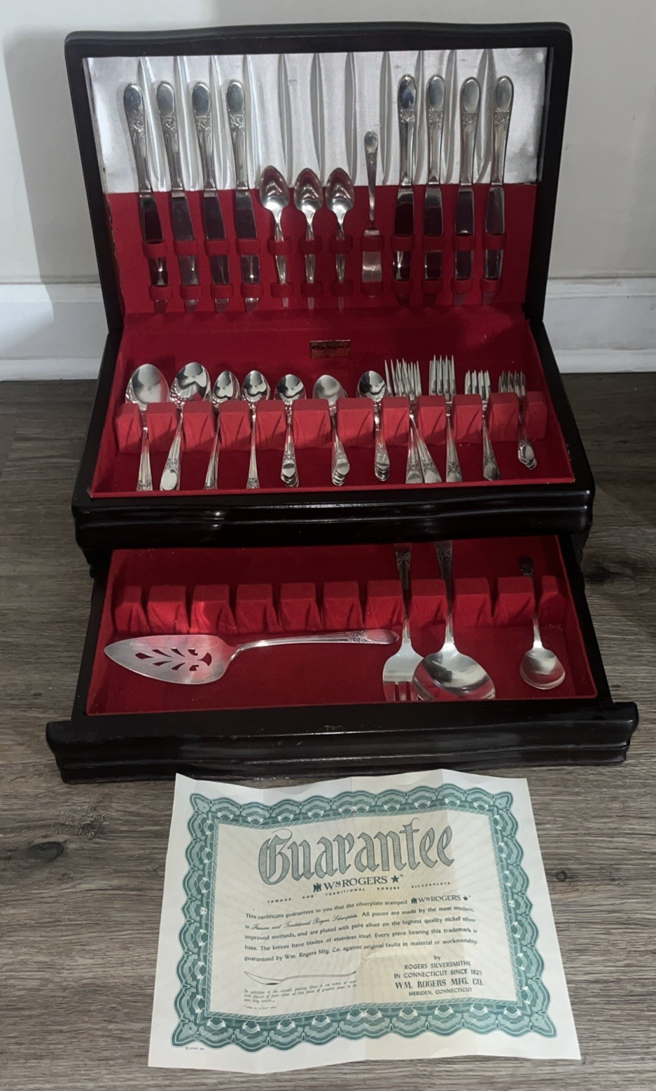 AUTHENTIC WM ROGERS SILVERPLATED 66 PIECE DINNER SET FLATWARE SILVERWARE w/ Case
