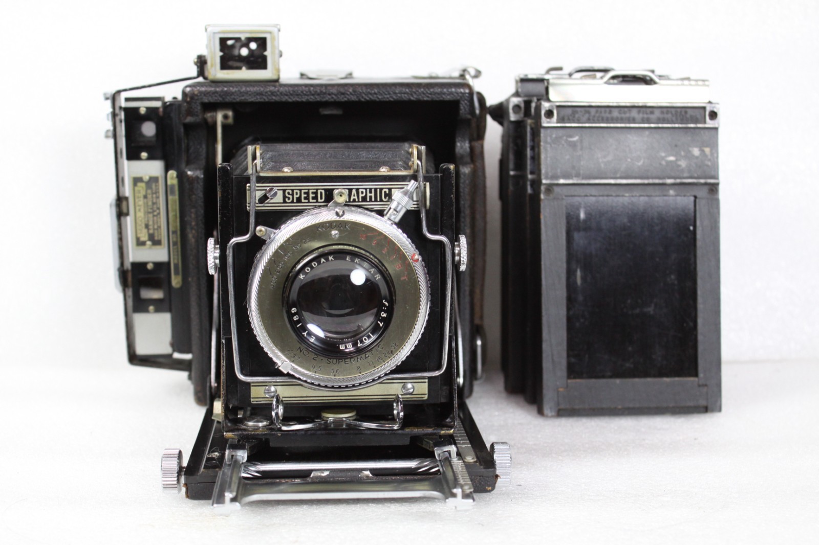 Vintage Graflex Speed Graphic 2 1/4 X 3 1/4 camera & Kodak 107mm/f1:3.7 Ektar 