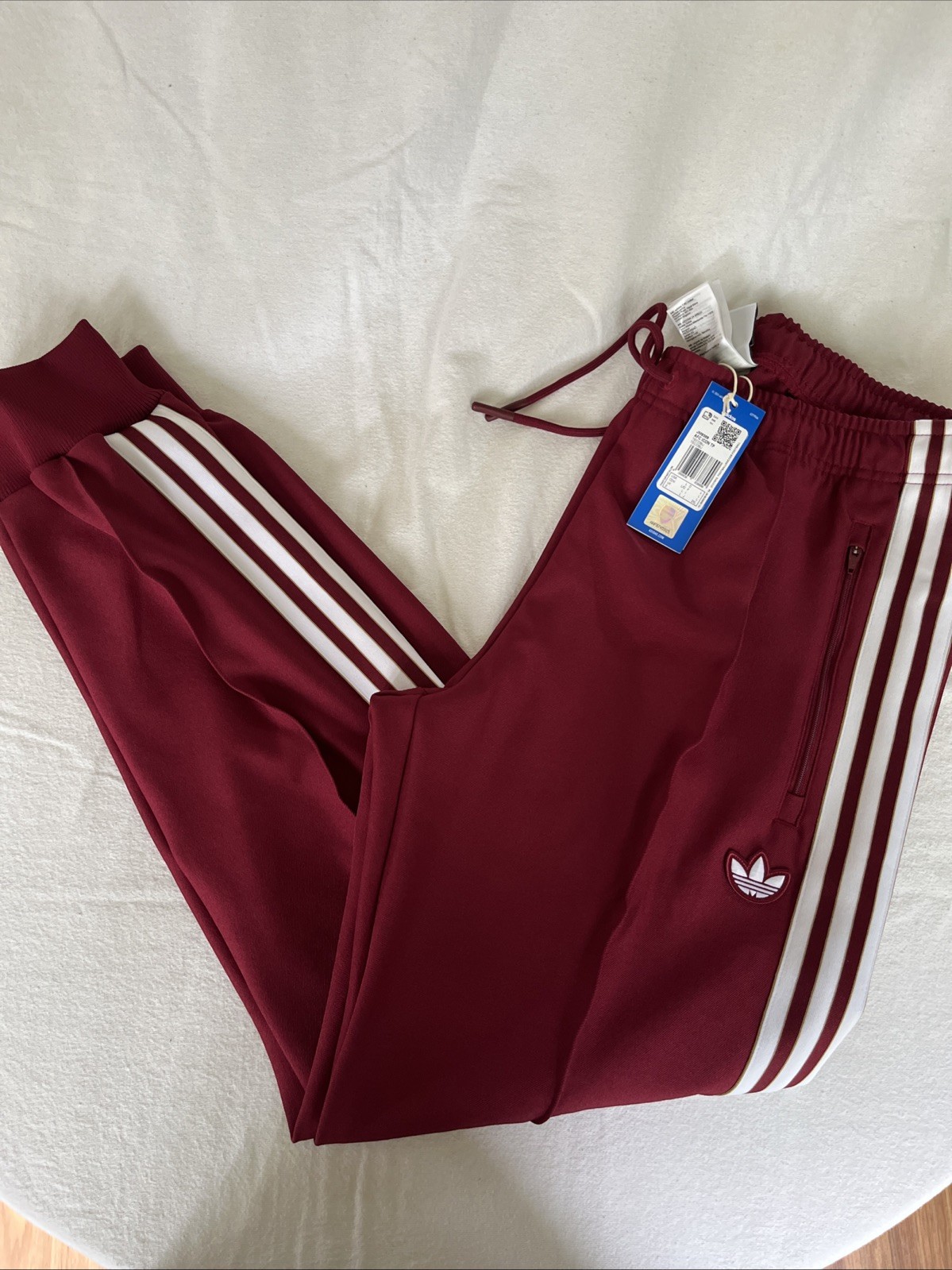 Adidas Arsenal Icon TP BNWT Size L , Maroon White And Gold.