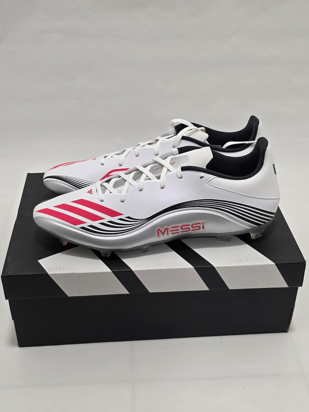 Size 11.5 Mens Adidas F50 Messi Club FG/MG Soccer Cleats White/Silver