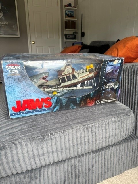 Jaws Boat Deluxe Boxed Set Movie Maniacs 4 MCFARLANE TOYS New Open Box