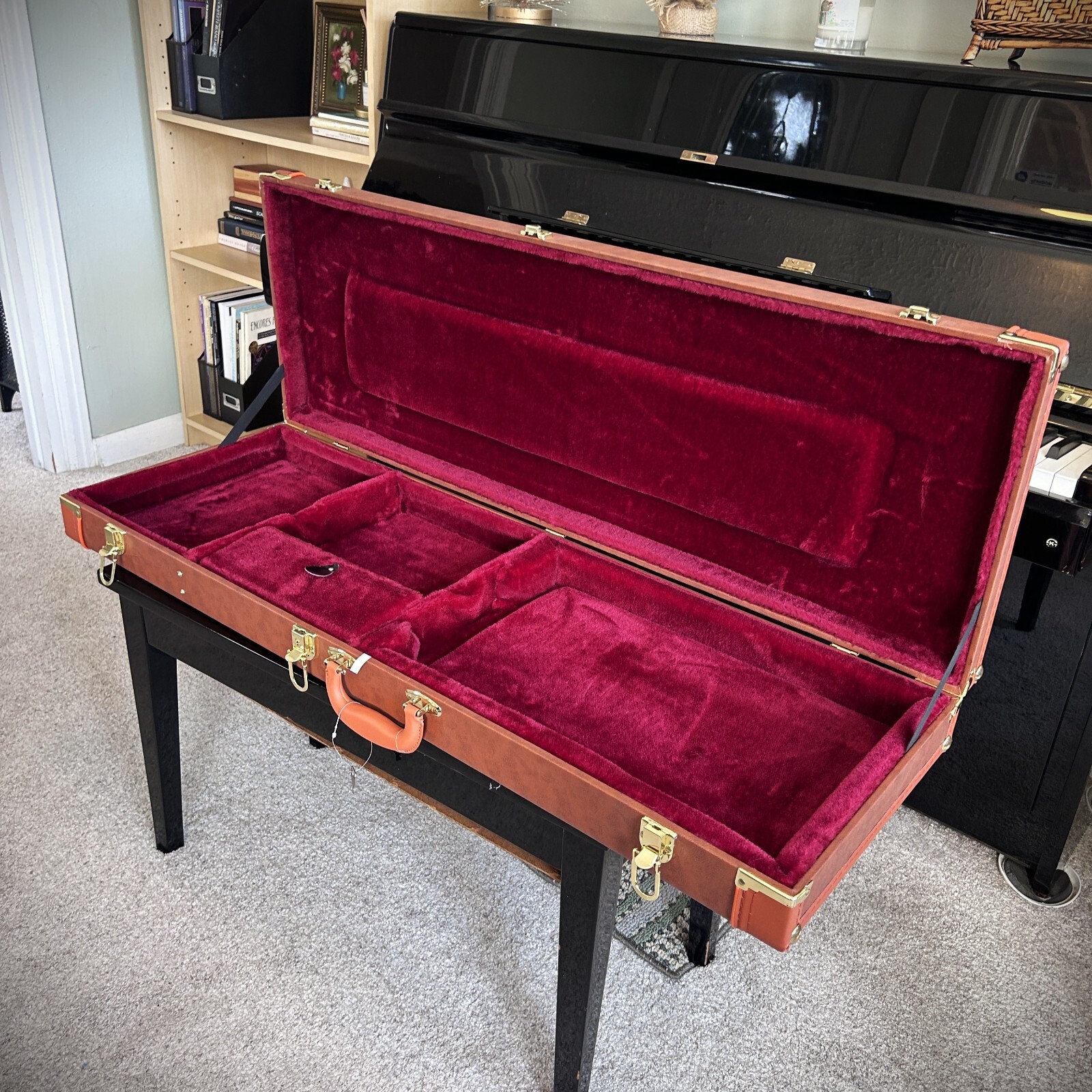 Brown Hardshell Lockable Electric Case for Strat and Tele Style Electric Guitars
