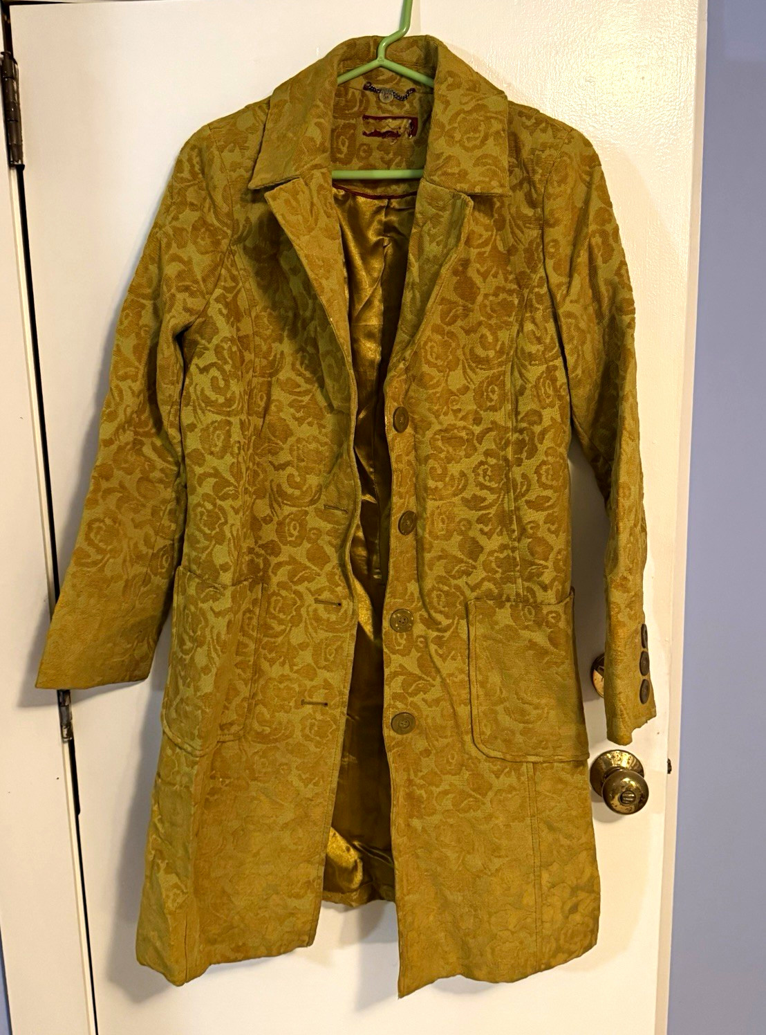 1970’s Vintage Gold Floral Jacquard Button Silk-Lined Mid Coat Women’s M 1970’s Vintage Gold Floral Jacquard Button Silk-Lined Mid Coat Women’s M