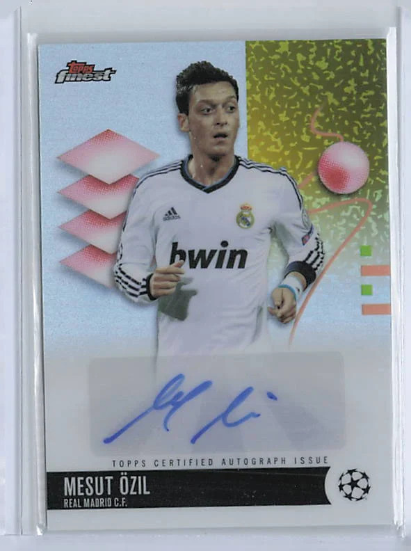 Mesut Ozil - 2025-26 Finest Soccer Refractor Auto