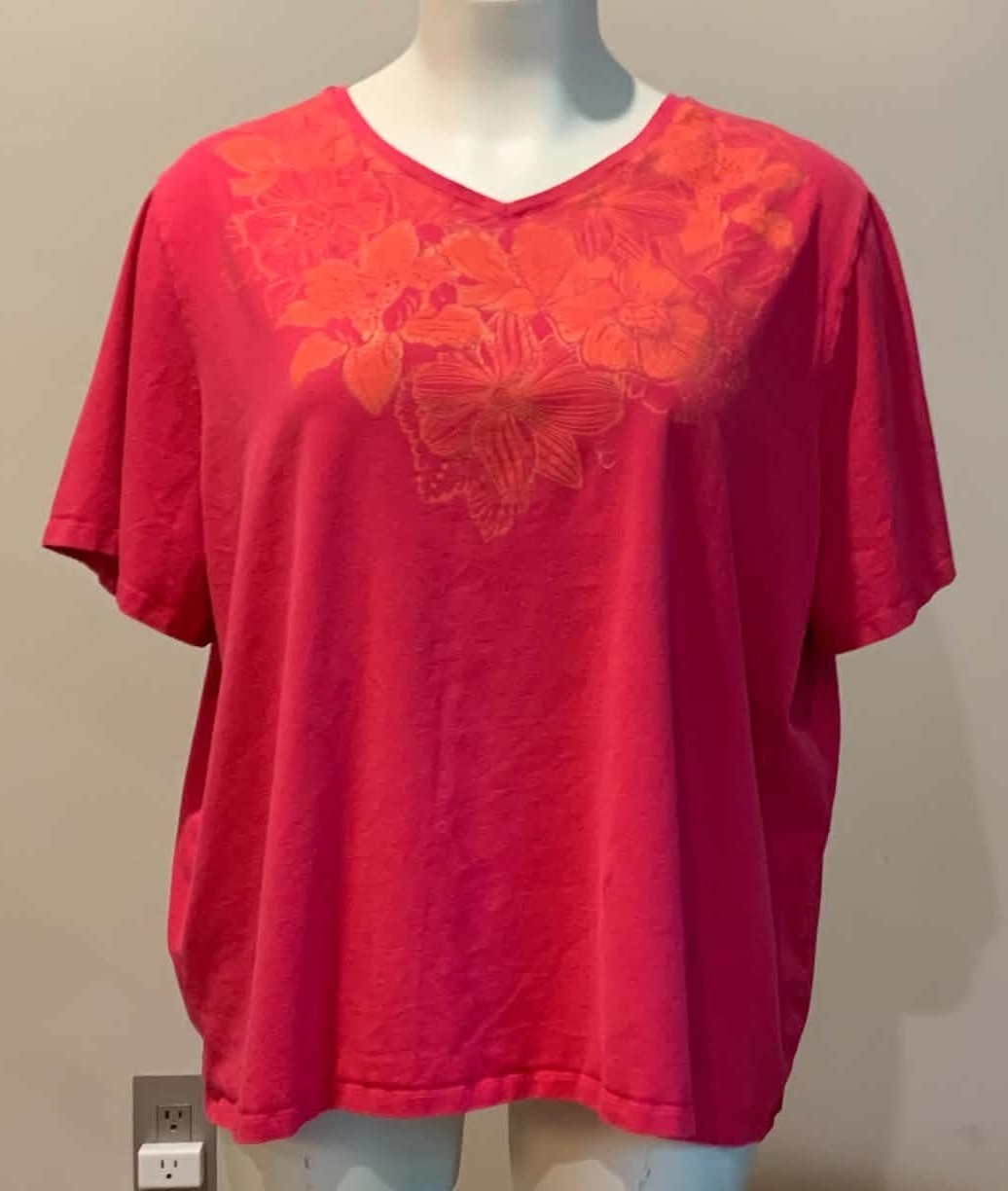 4X 30W-32W Catherines pinkish-red colored tee with orange printing, EUC 4X 30W-32W Catherines pinkish-red colored tee with orange printing, EUC