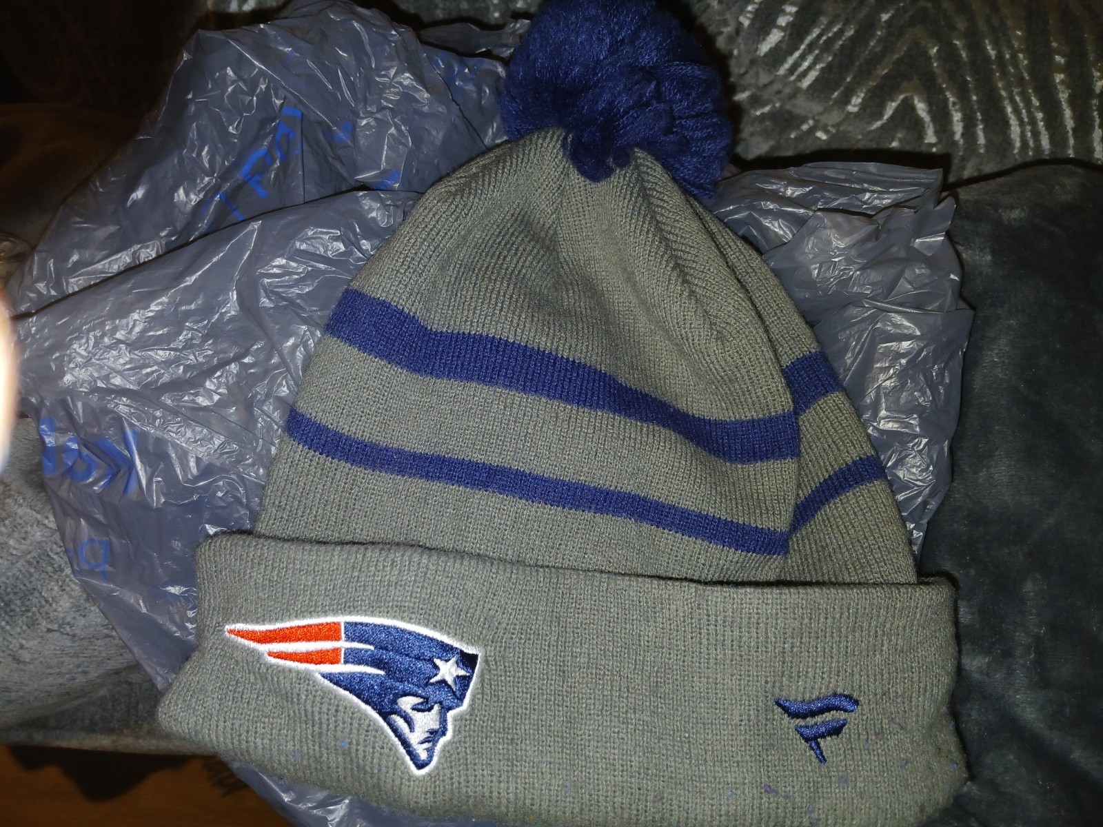 FANATICS New England Patriots NFL Beanie Cuff w/Pom Hat - Gray & Navy Blue