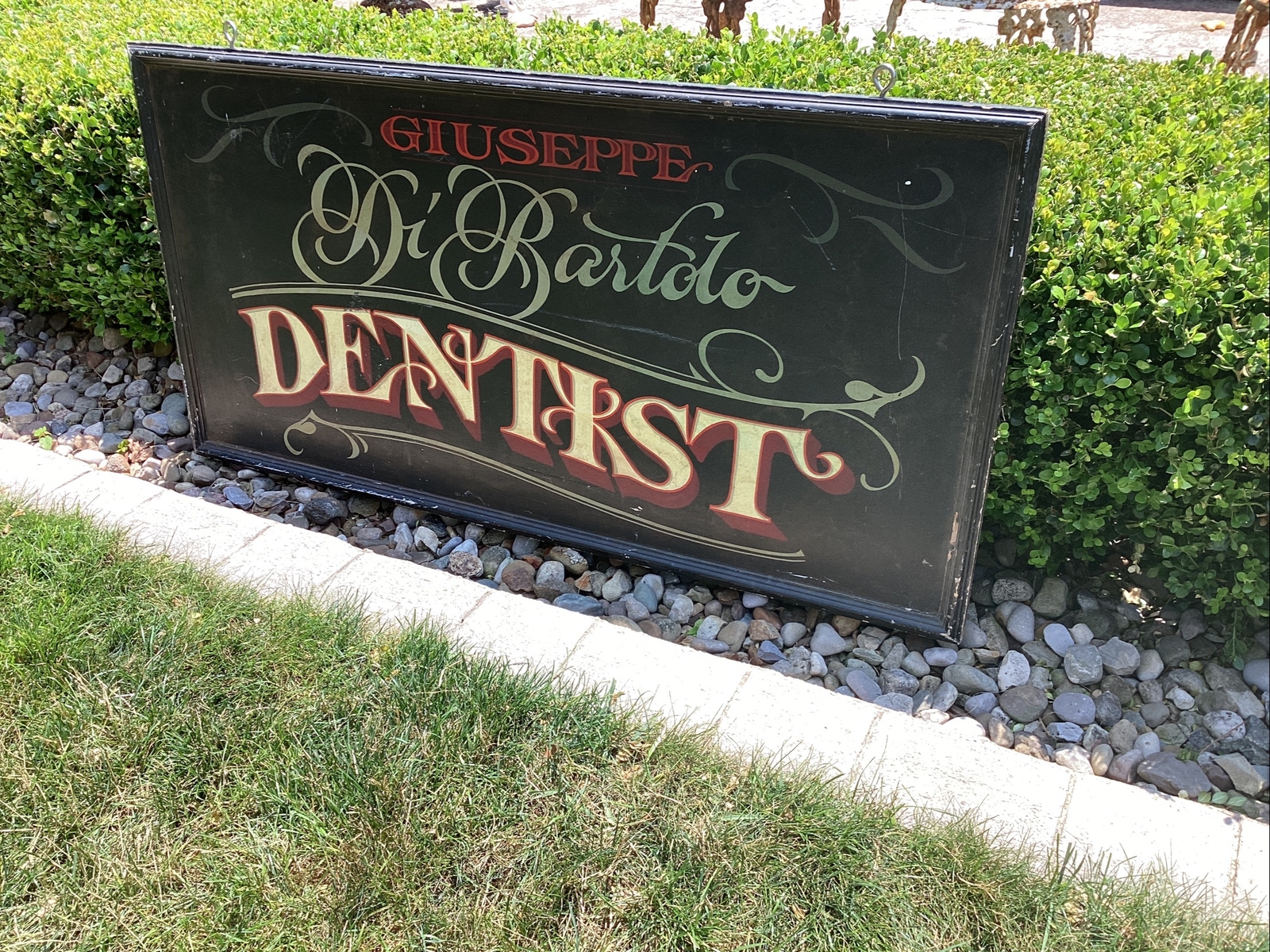VINTAGE ANTIQUE STYLE WOODEN TRADE SIGN HANDPAINTED DENTIST & MILL DOUBLE SIDED 