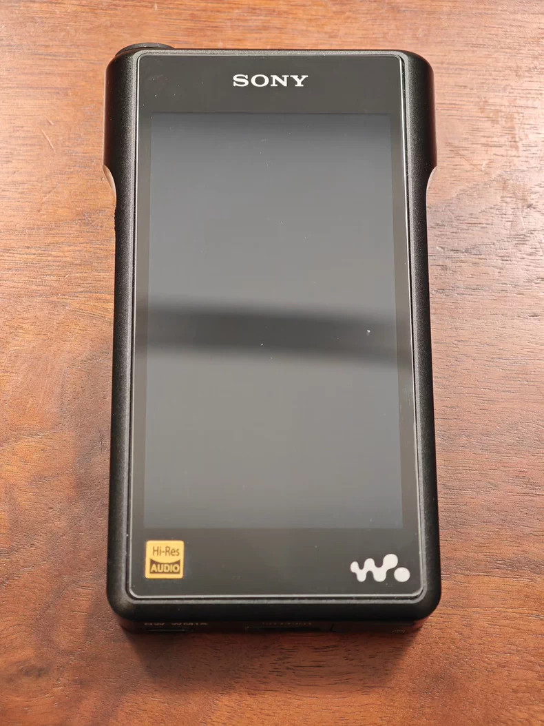Sony NW-WM1A Black Walkman Digital Audio Player  Hi-Res 4.4mm Balanced