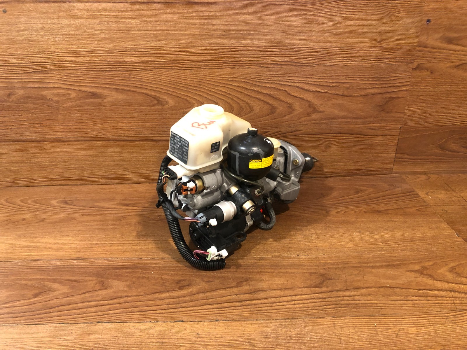88-1990 BUICK REATTA RIVIERA ANTI BRAKE PUMP ABS ACCUMULATOR MASTER BOOSTER OEM