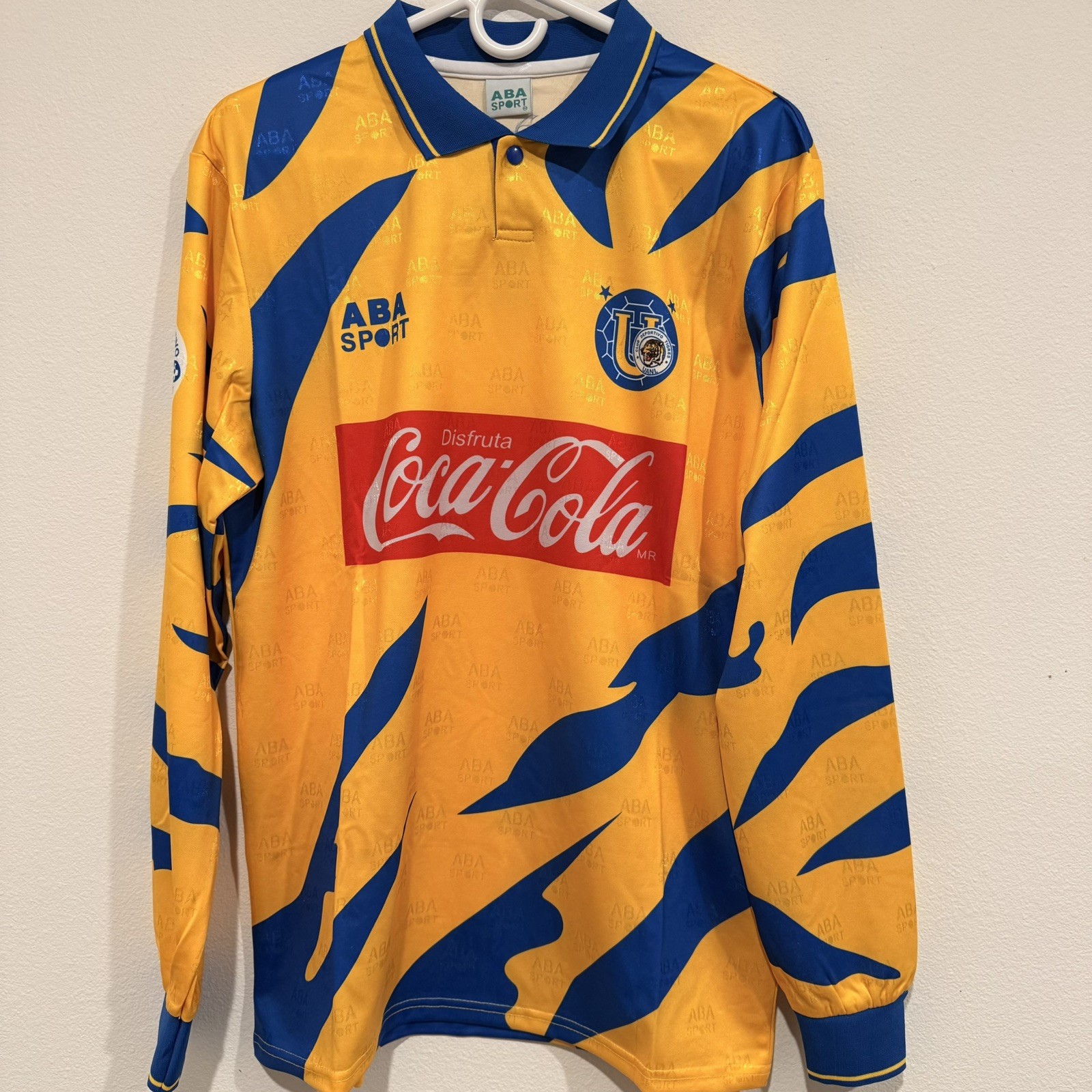 Tigres UANL Men’s Vintage Soccer Jersey Large Yellow Blue