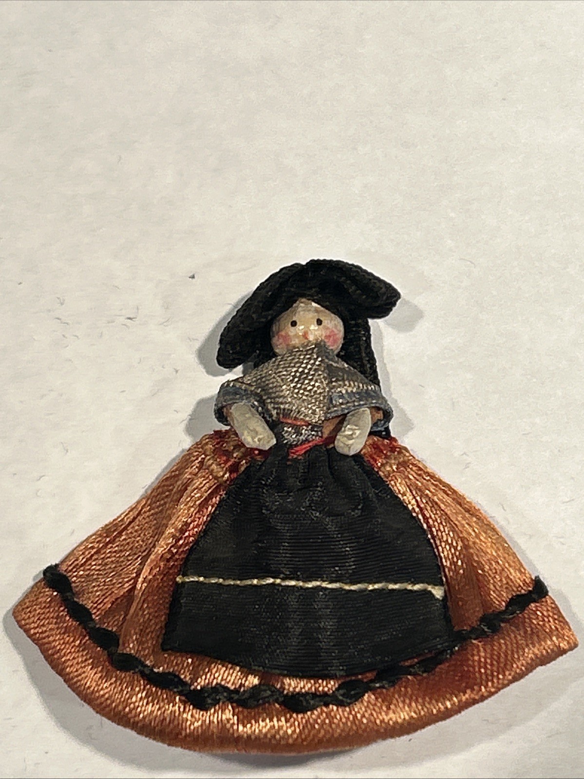 Precious Antique German Grodnertal Carved Doll Miniature Peg Doll Precious Antique German Grodnertal Carved Doll Miniature Peg Doll