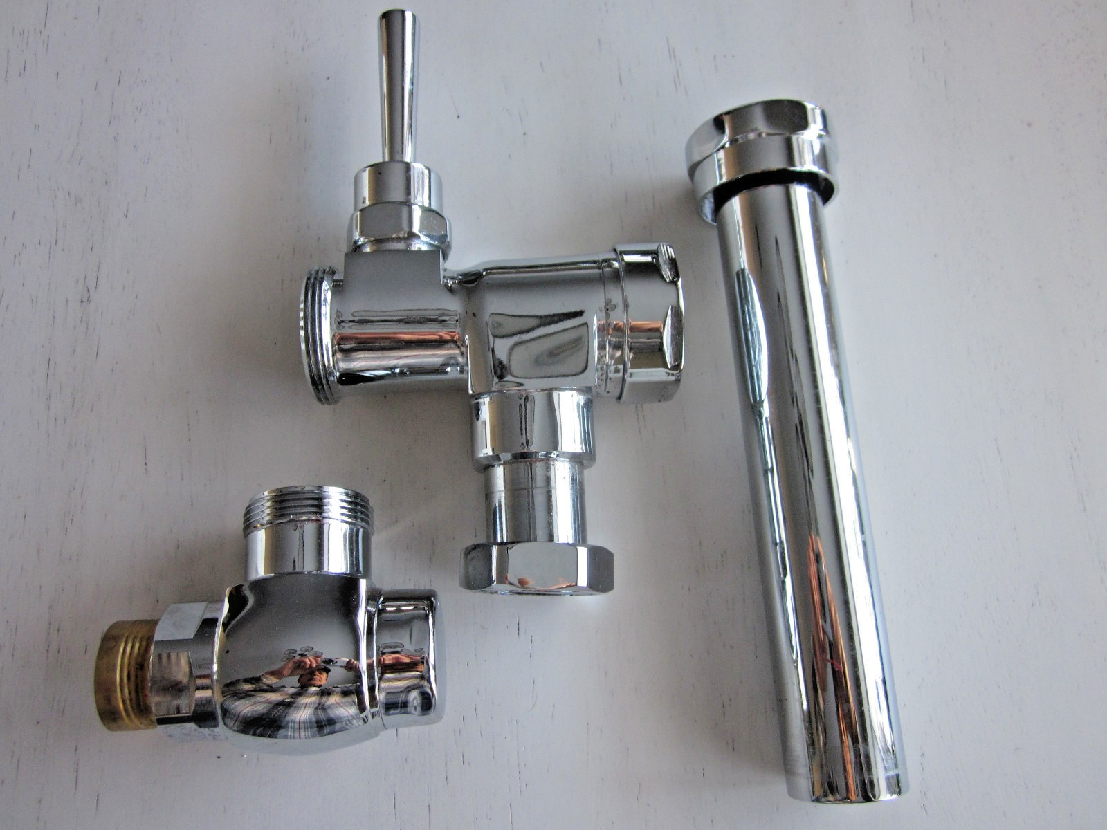 NWOB AMERICAN STANDARD #604171 -1.6 GPF Exposed Manual Flushometer Top Spud Bowl