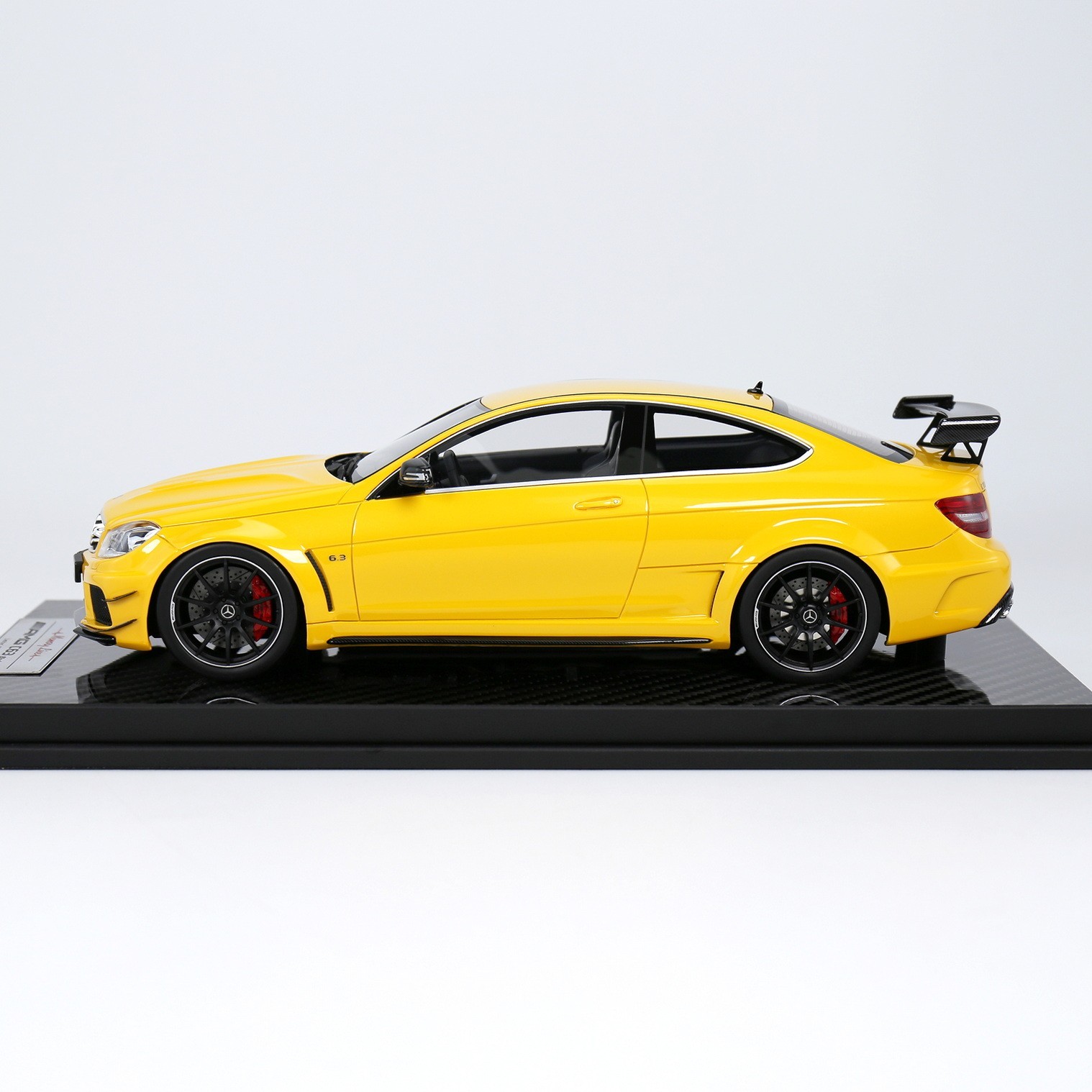1-18 AMG C 63 Black Series Resin Model Memory Line collectibles 1-18 AMG C 63 Black Series Resin Model Memory Line collectibles