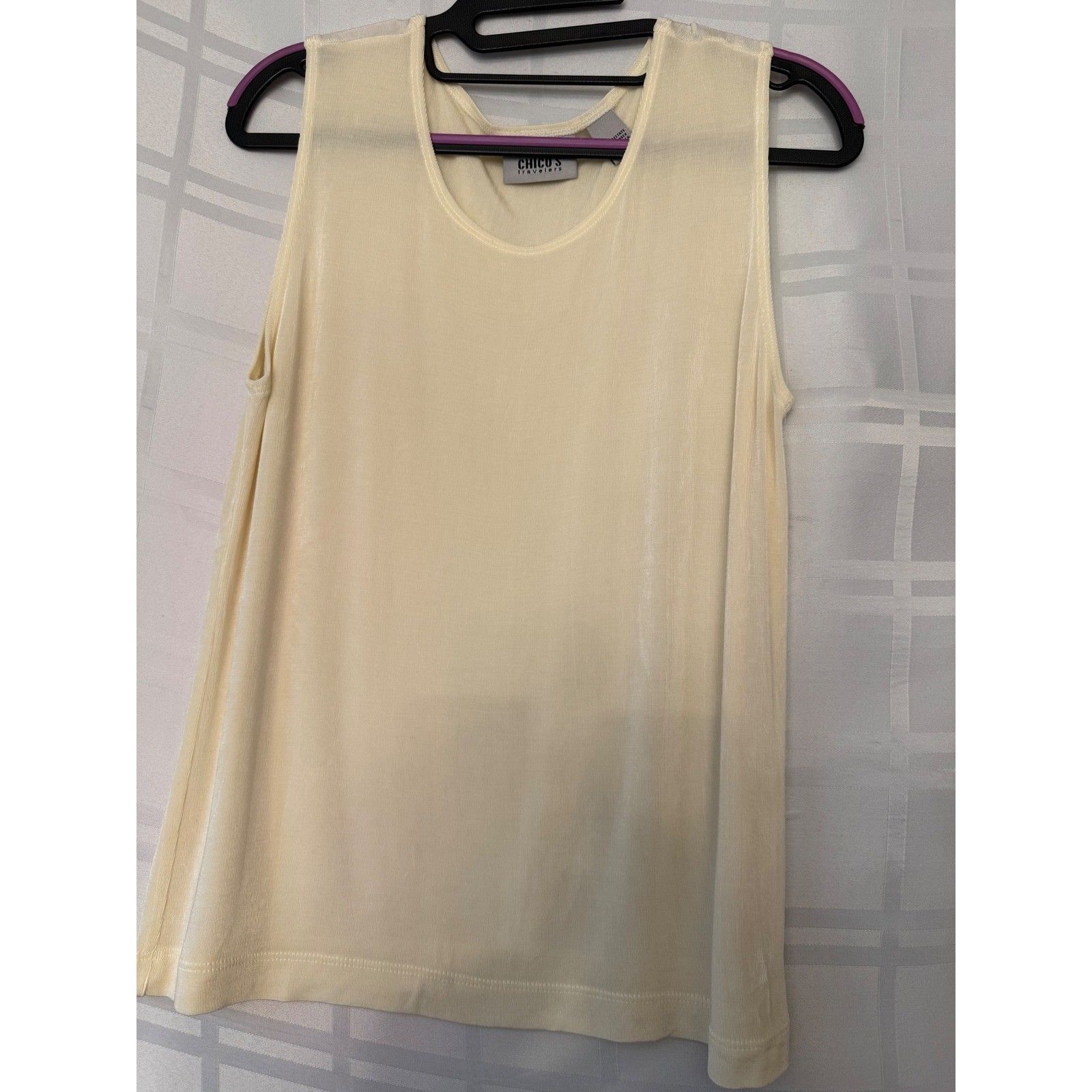 Chicos Travelers Tank Top Cream Ivory Sleeveless Scoop Neck Size 1 Medium USA