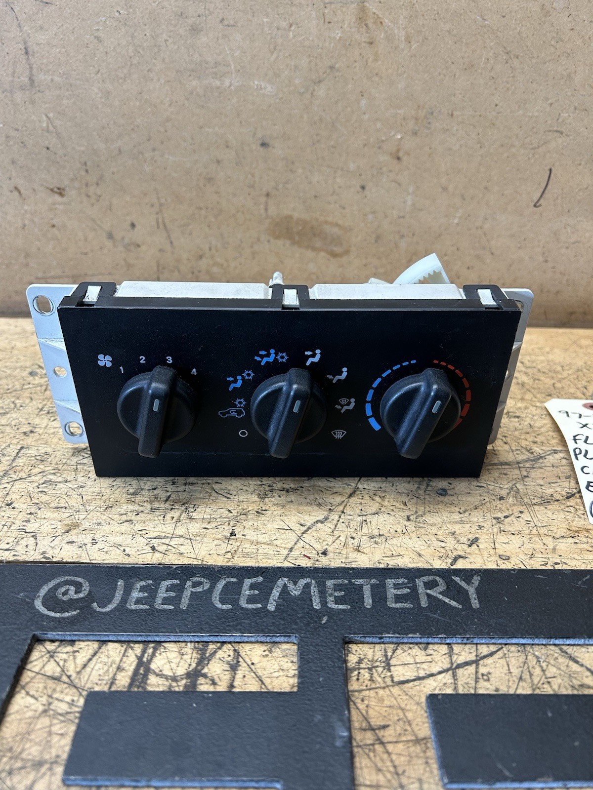 97-98 Jeep Cherokee XJ Heater Heat AC Climate Control HVAC Dash Switch 55037426
