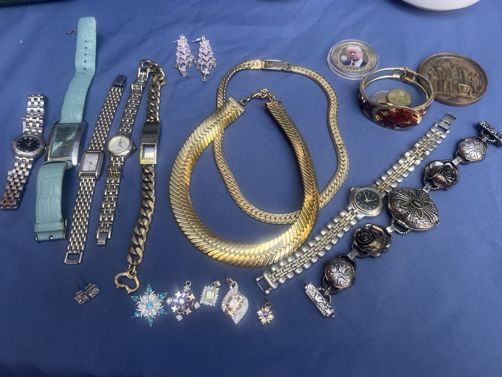 Mixed Fashion Jewelry Lot: Watches, Necklaces, Bracelets, Earrings Mixed Fashion Jewelry Lot: Watches, Necklaces, Bracelets, Earrings