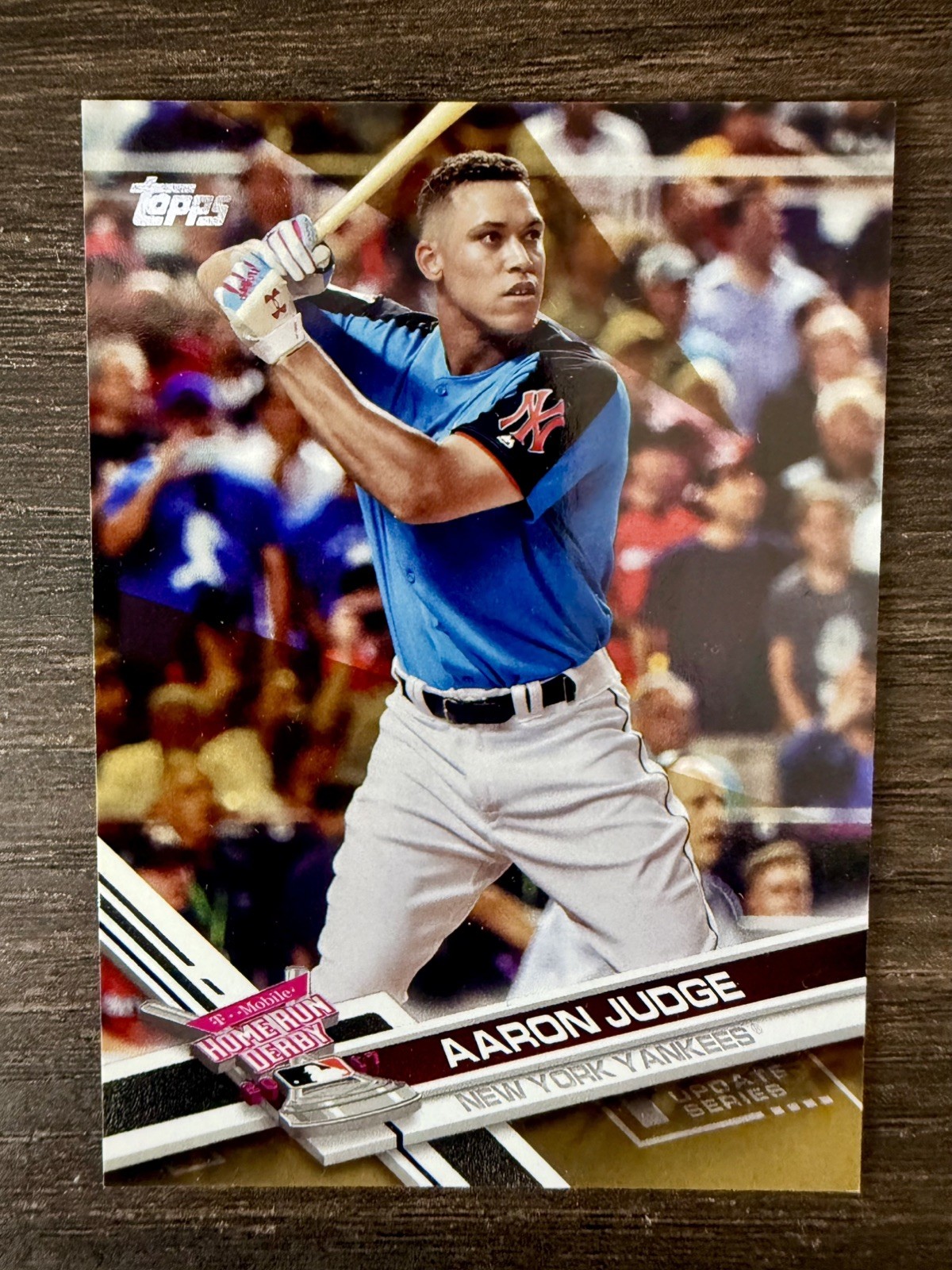 Aaron Judge New York Yankees 2017 Topps Update #US1 Gold Rookie RC #: 686/2017 Aaron Judge New York Yankees 2017 Topps Update #US1 Gold Rookie RC #: 686/2017