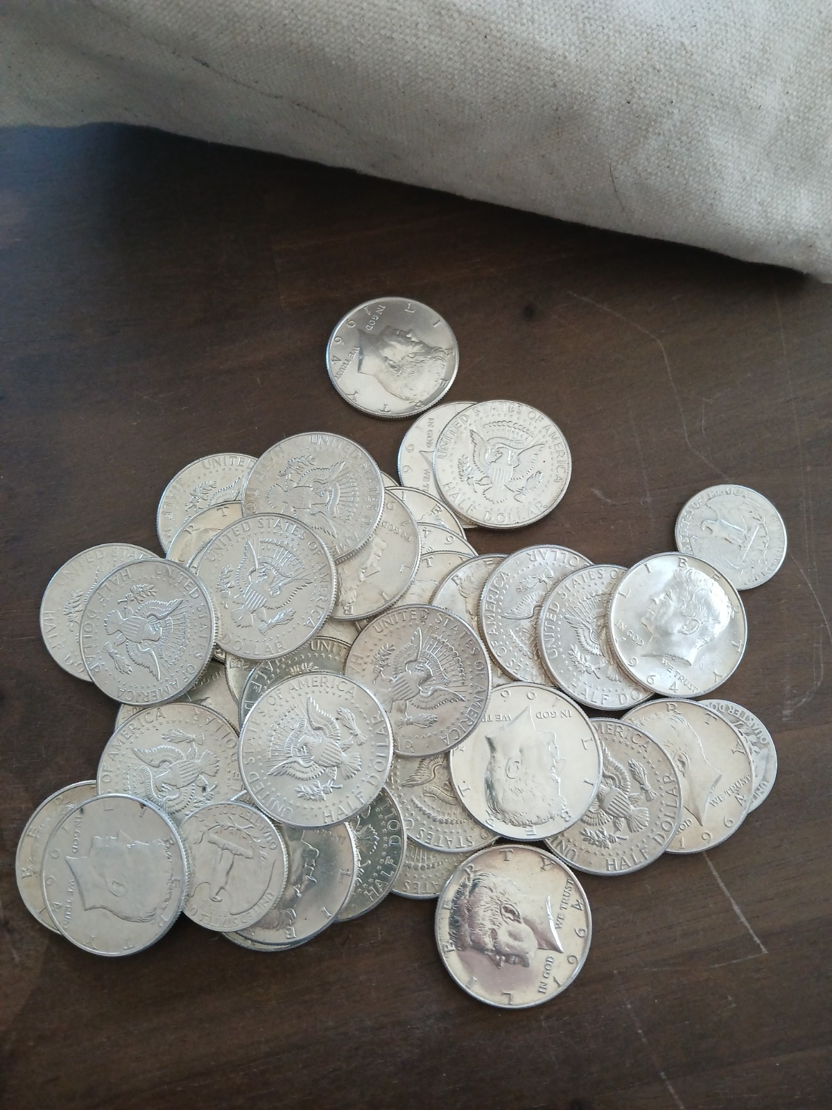 $10 Face Value 90% SILVER . KENNEDY Half Dollars . 20 Coins . BARTER SL