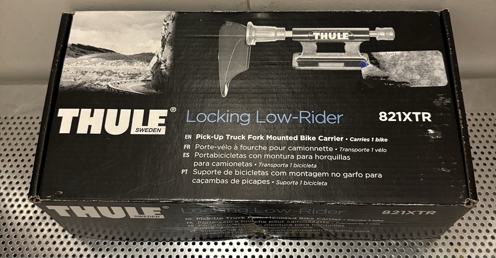 Thule Locking Low Rider Fork Truck Bed Mounted Bike Carrier 821XTR