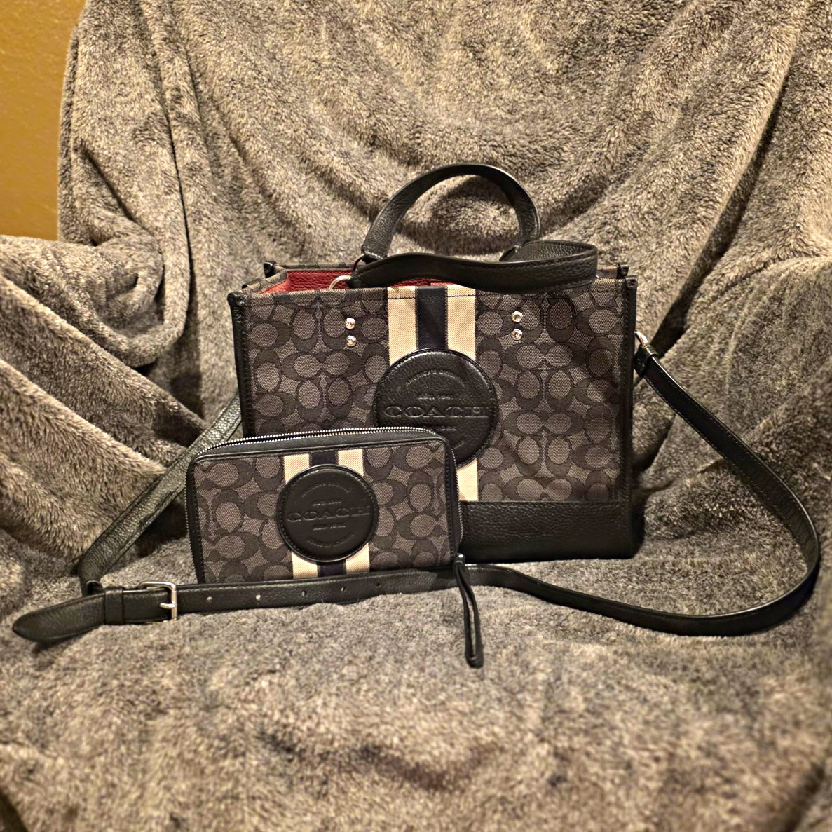 Coach Signature Satchel Top Handle Bag Black/Gray w/ Detachable Strap Coach Signature Satchel Top Handle Bag Black/Gray w/ Detachable Strap