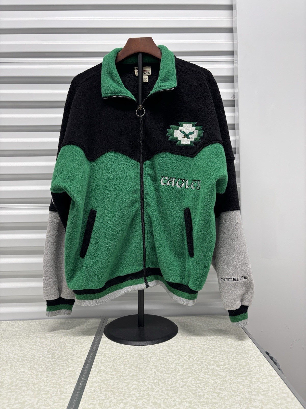 Wow Rare Vintage 90’s Philadelphia Eagles Pro Elite fleece full-zip jacket