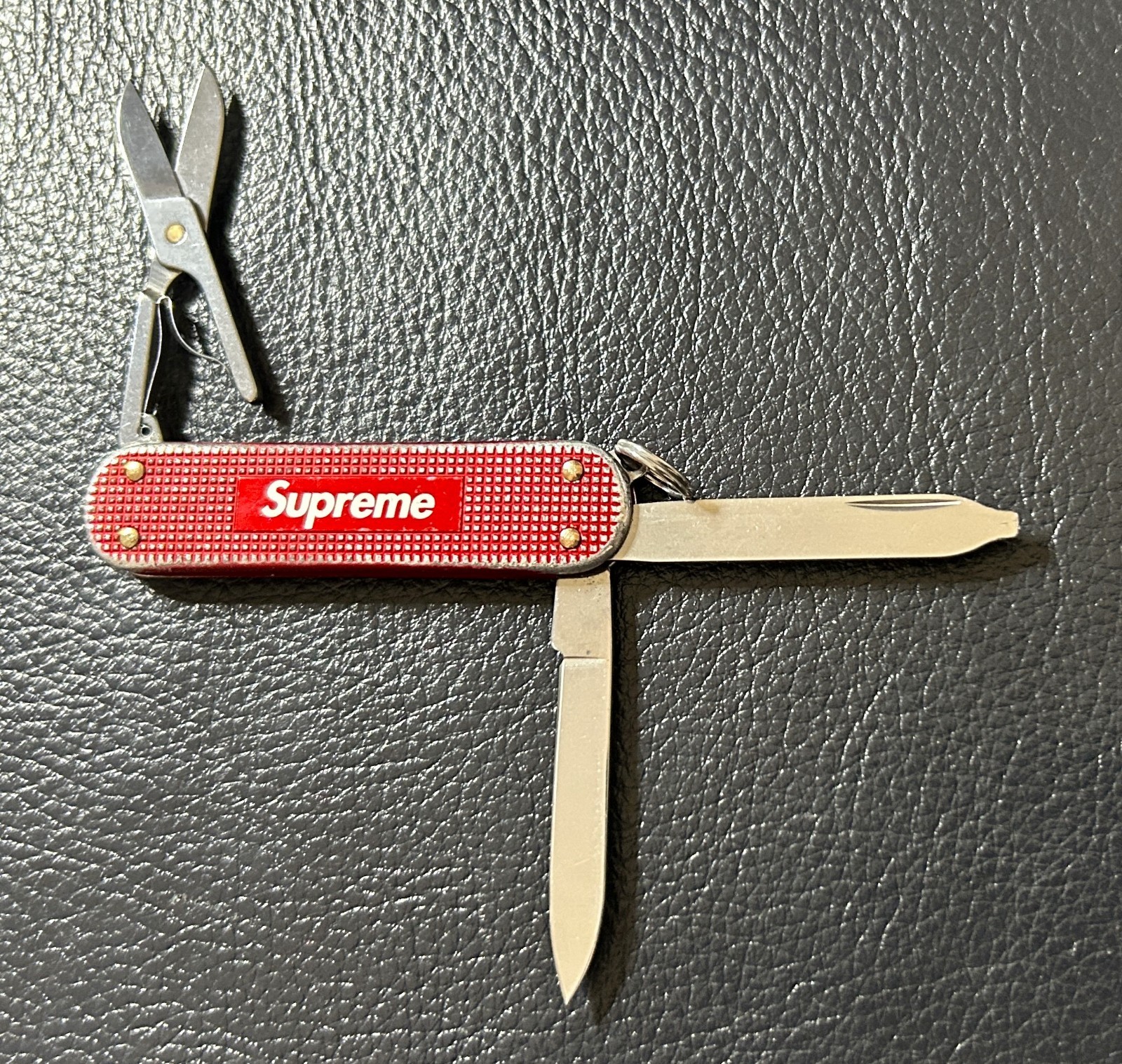 Victorinox CLASSIC SD Alox Small Swiss Army Knife - Red - Supreme X - 58mm