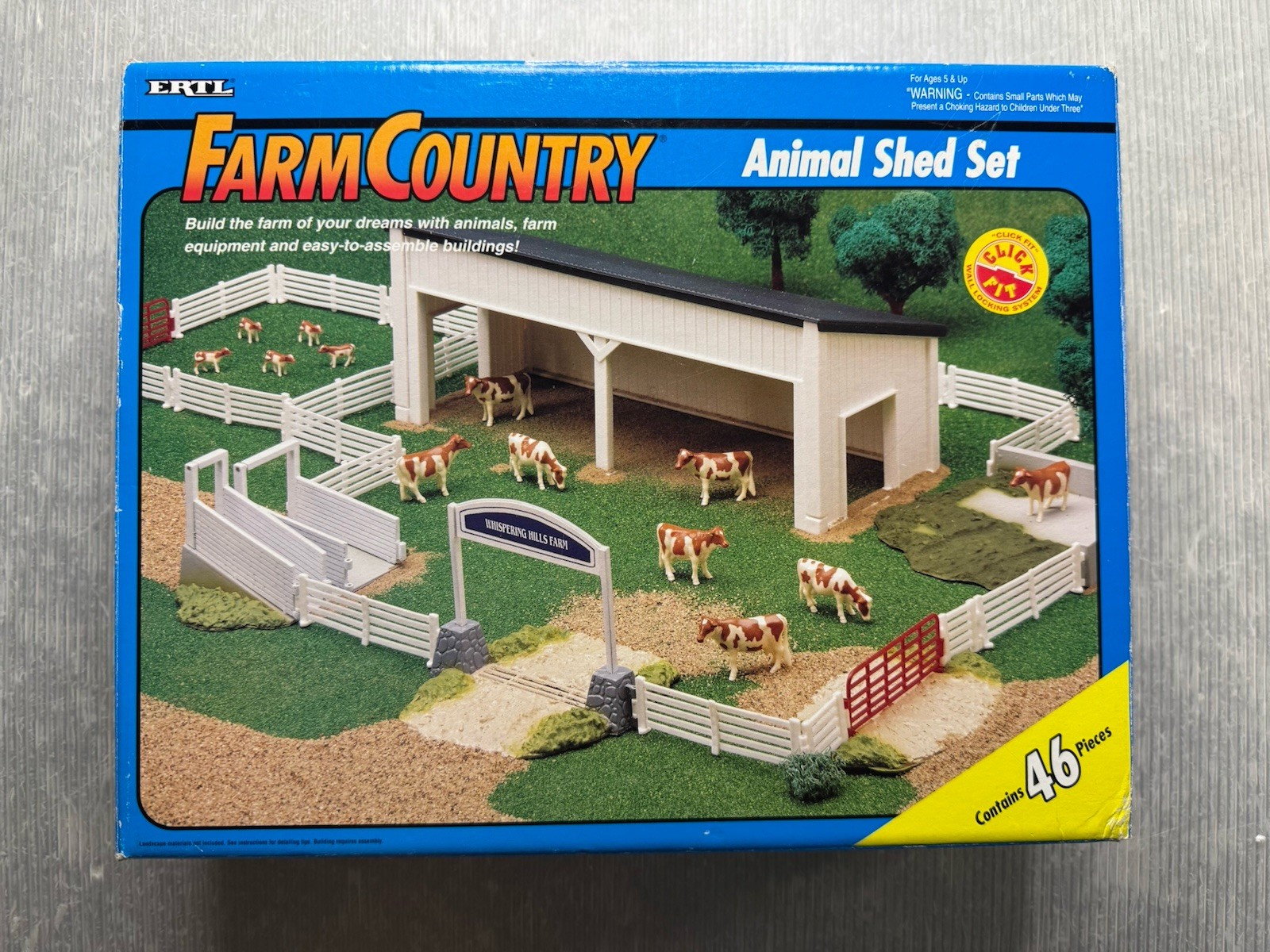 vintage ERTL Farm Country #4232 Animal Shed Set w/ box