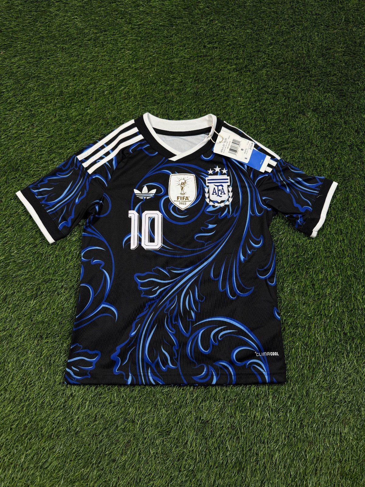 Kids Size S & XL - Adidas Argentina World Cup Away Messi Official Jersey KH3942 Kids Size S & XL - Adidas Argentina World Cup Away Messi Official Jersey KH3942