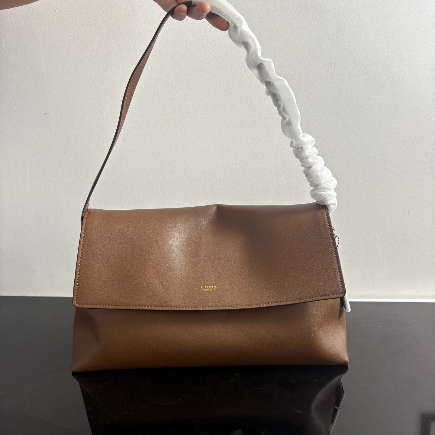 COACH CDS62 Chelsea Shoulder Bag 36 Brown Gold Leather Official Outlet Bag ！