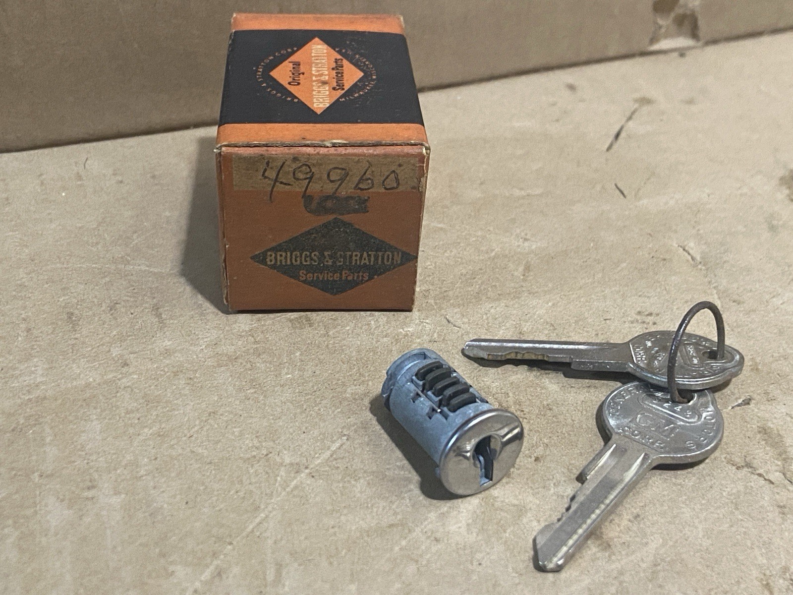 Briggs & Stratton 49960 Glove Box Lock Cylinder w/ Keys 36-37 Chevy Olds Pontiac