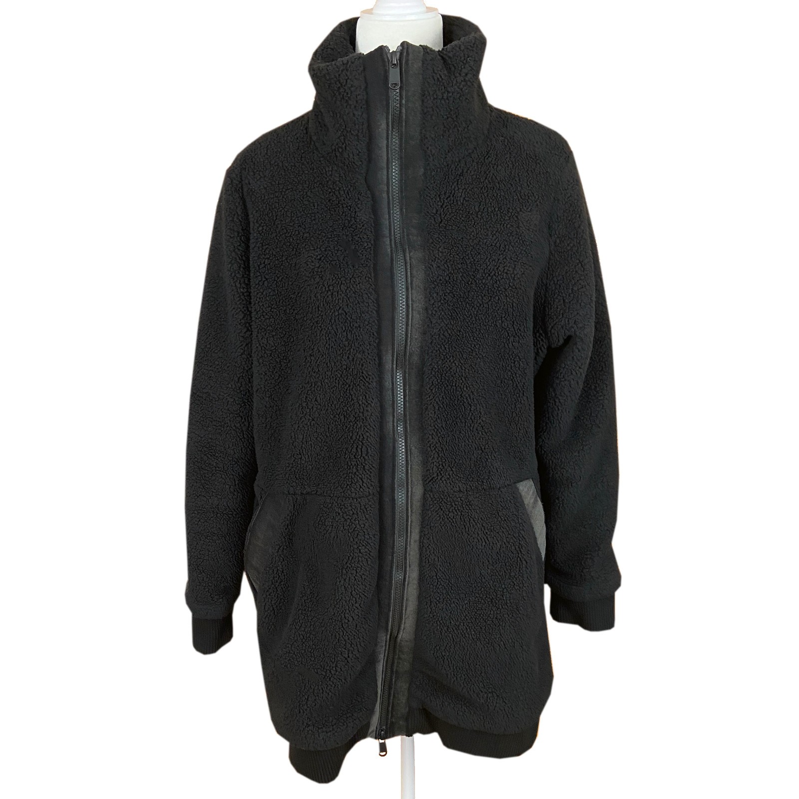 Athleta Tugga Coat Size L Black Sherpa Full Zip High Collar Pockets Cozy Athleta Tugga Coat Size L Black Sherpa Full Zip High Collar Pockets Cozy