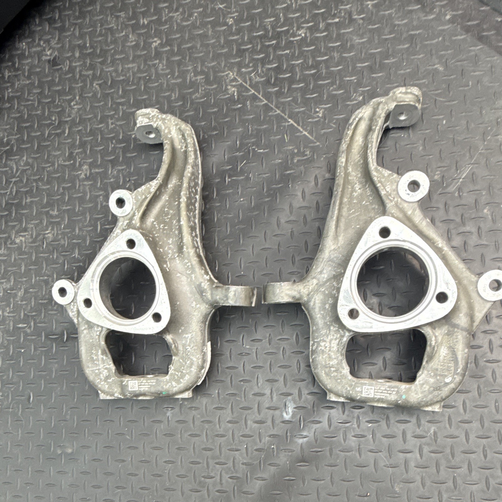 4x4 Mopar Dodge Ram Steering Knuckles LH and RH