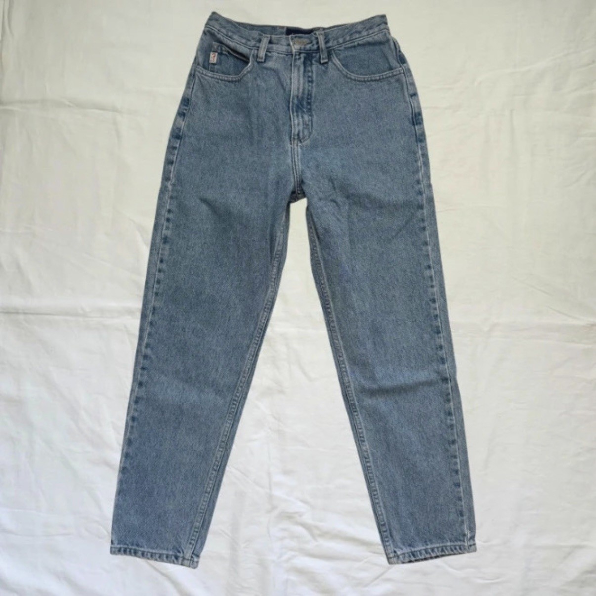 Vintage 90s/Y2k Guess Women’s straight leg jeans light wash size 29