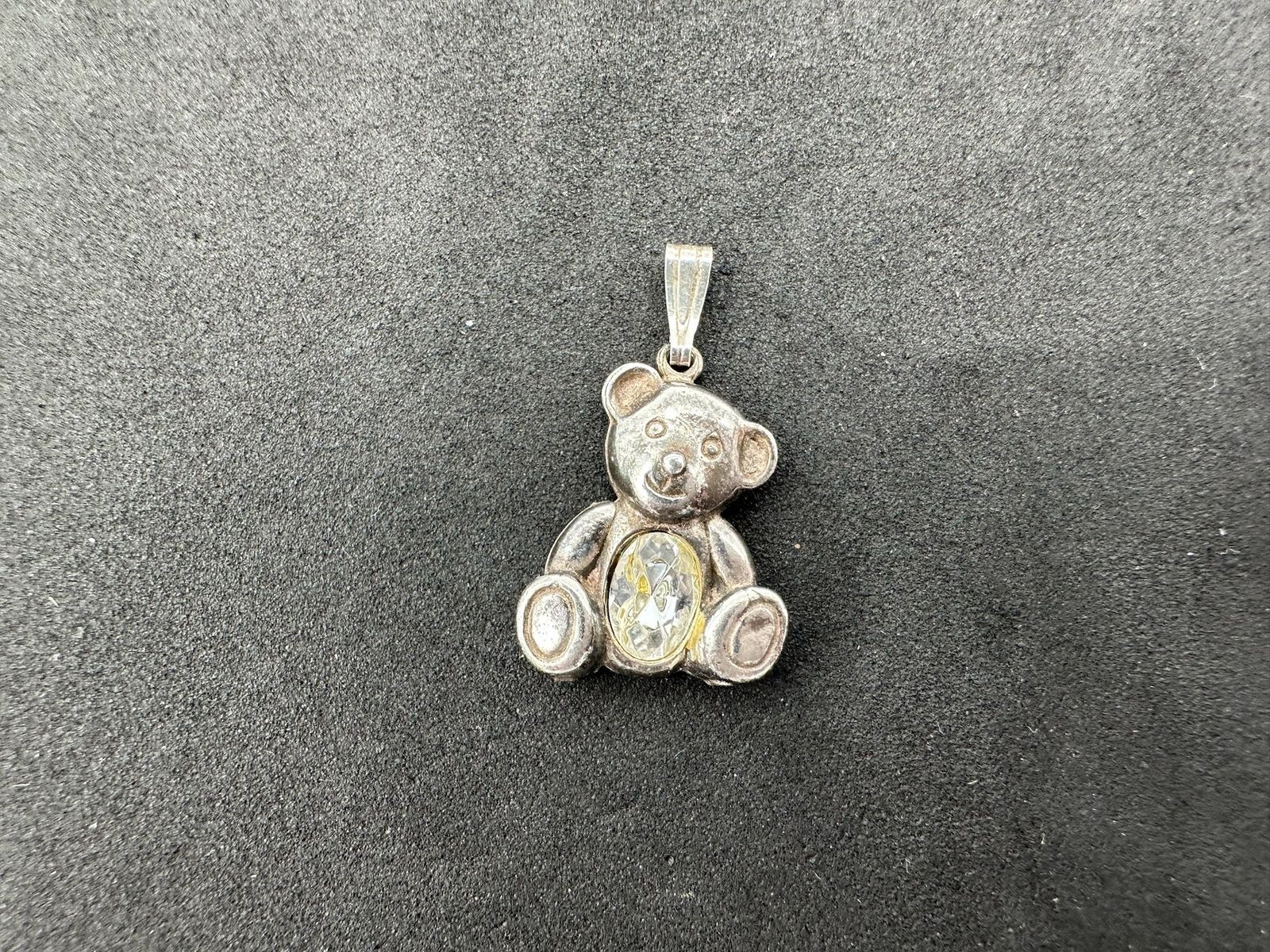 1.49g Vintage Sterling Silver 925 Teddy Bear Pendant Oval Clear Accent M 1.49g Vintage Sterling Silver 925 Teddy Bear Pendant Oval Clear Accent M