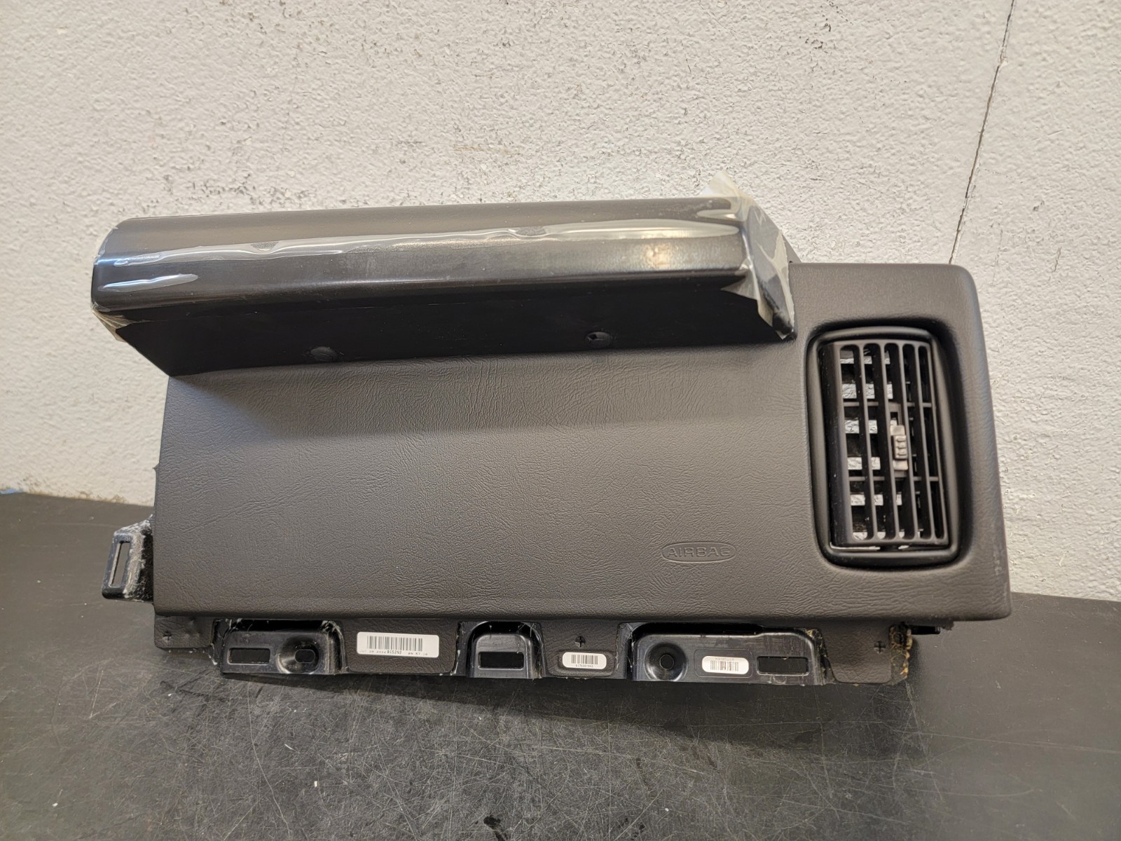 2014-2025 Chevrolet Express Savana OEM passenger Instrument panel pad NEW 2014-2025 Chevrolet Express Savana OEM passenger Instrument panel pad NEW