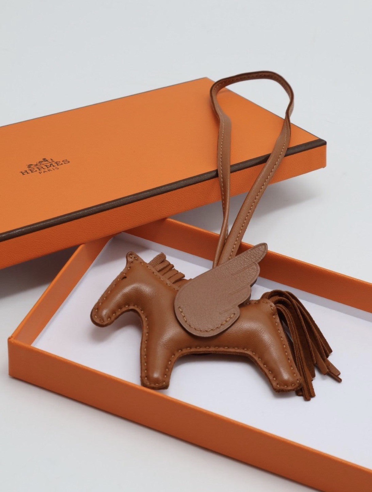 Hermès Pegase Rodeo Bag Charm PM Milo Lambskin Brown / Including Gift Box Hermès Pegase Rodeo Bag Charm PM Milo Lambskin Brown / Including Gift Box