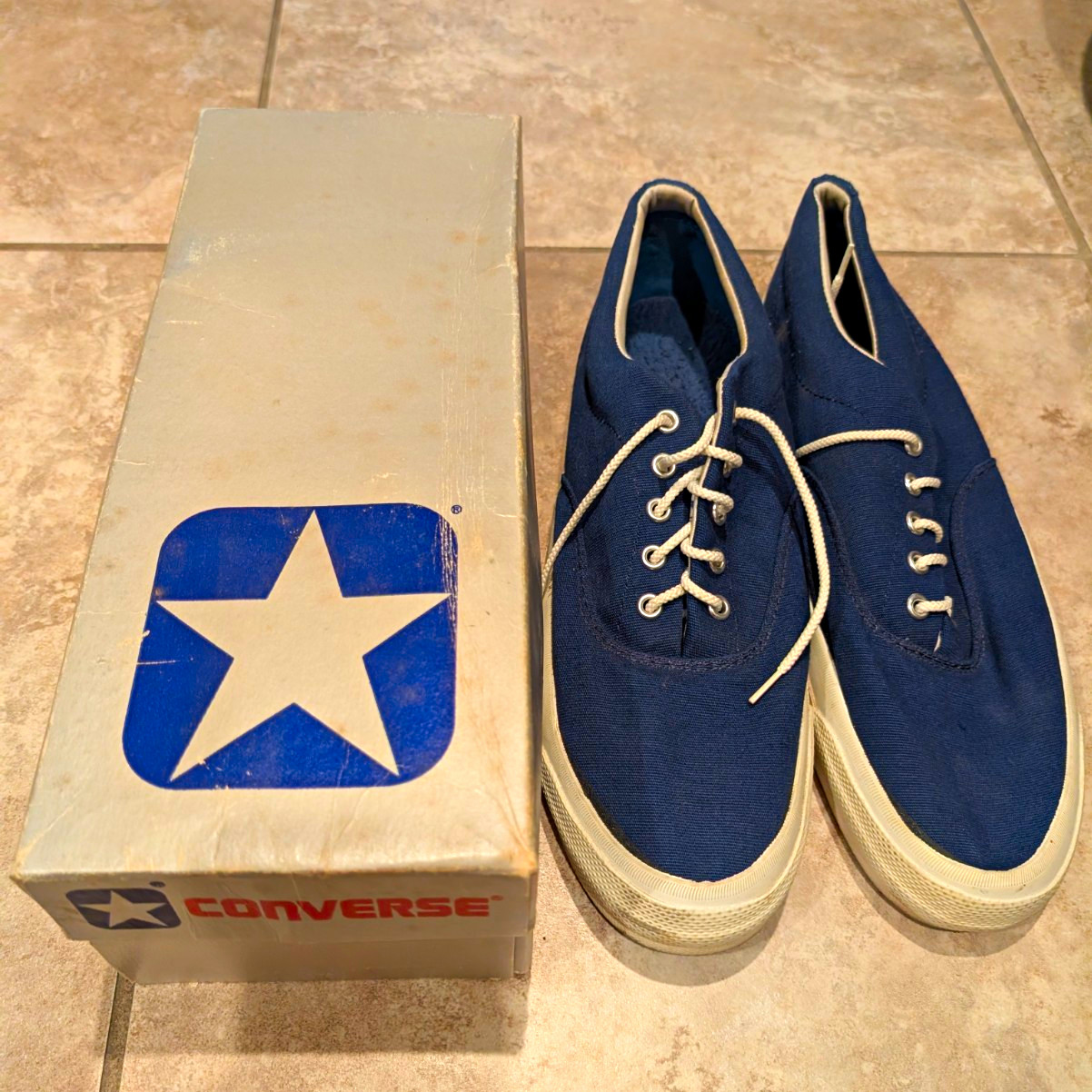 Vintage USA Converse Men’s Size 12 Blue/White Canvas Lace-Up Skidgrip Outsole Vintage USA Converse Men’s Size 12 Blue/White Canvas Lace-Up Skidgrip Outsole