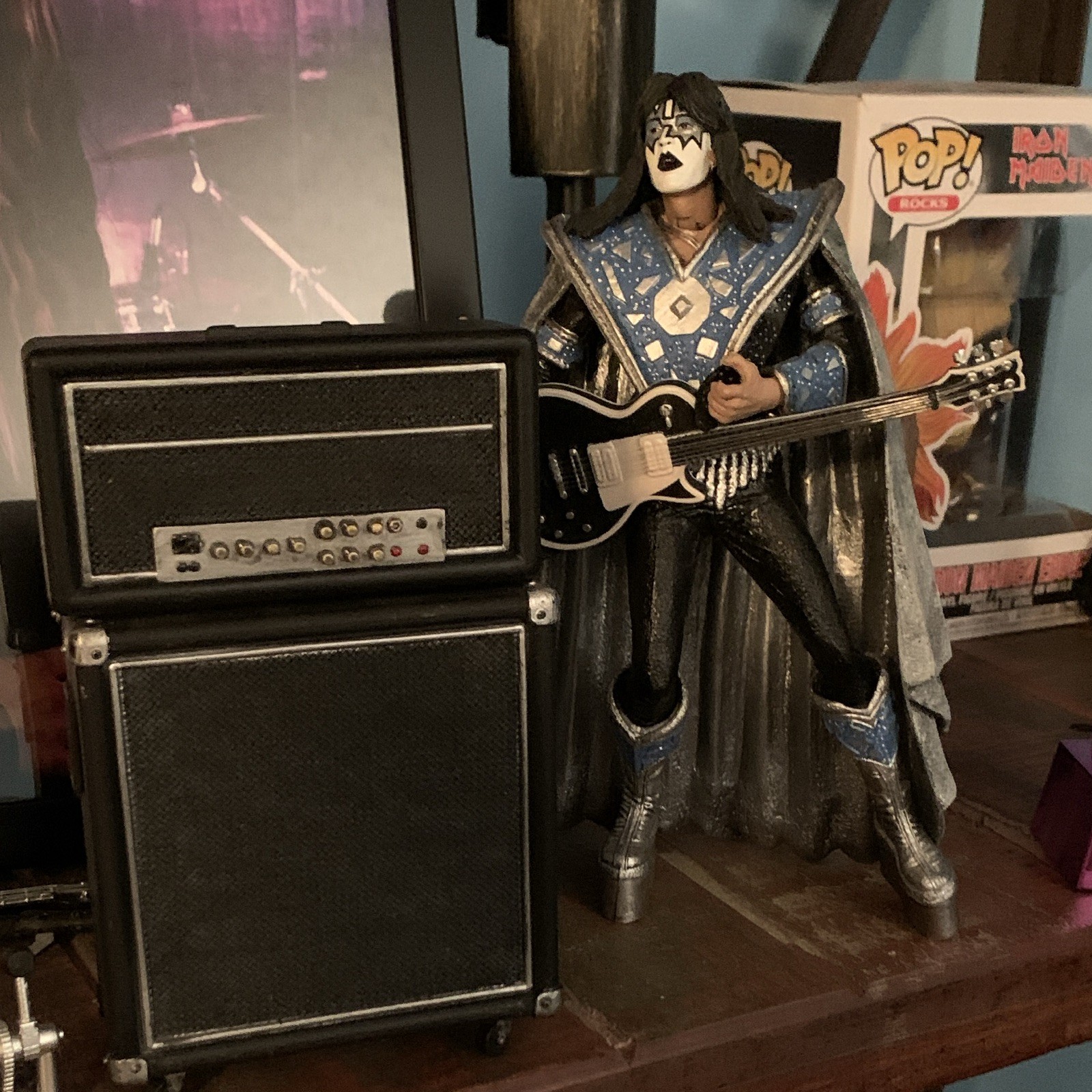 Kiss Ace Frehley Figurine with Guitar & Cape Rock includes Amp Vintage figure Kiss Ace Frehley Figurine with Guitar & Cape Rock includes Amp Vintage figure