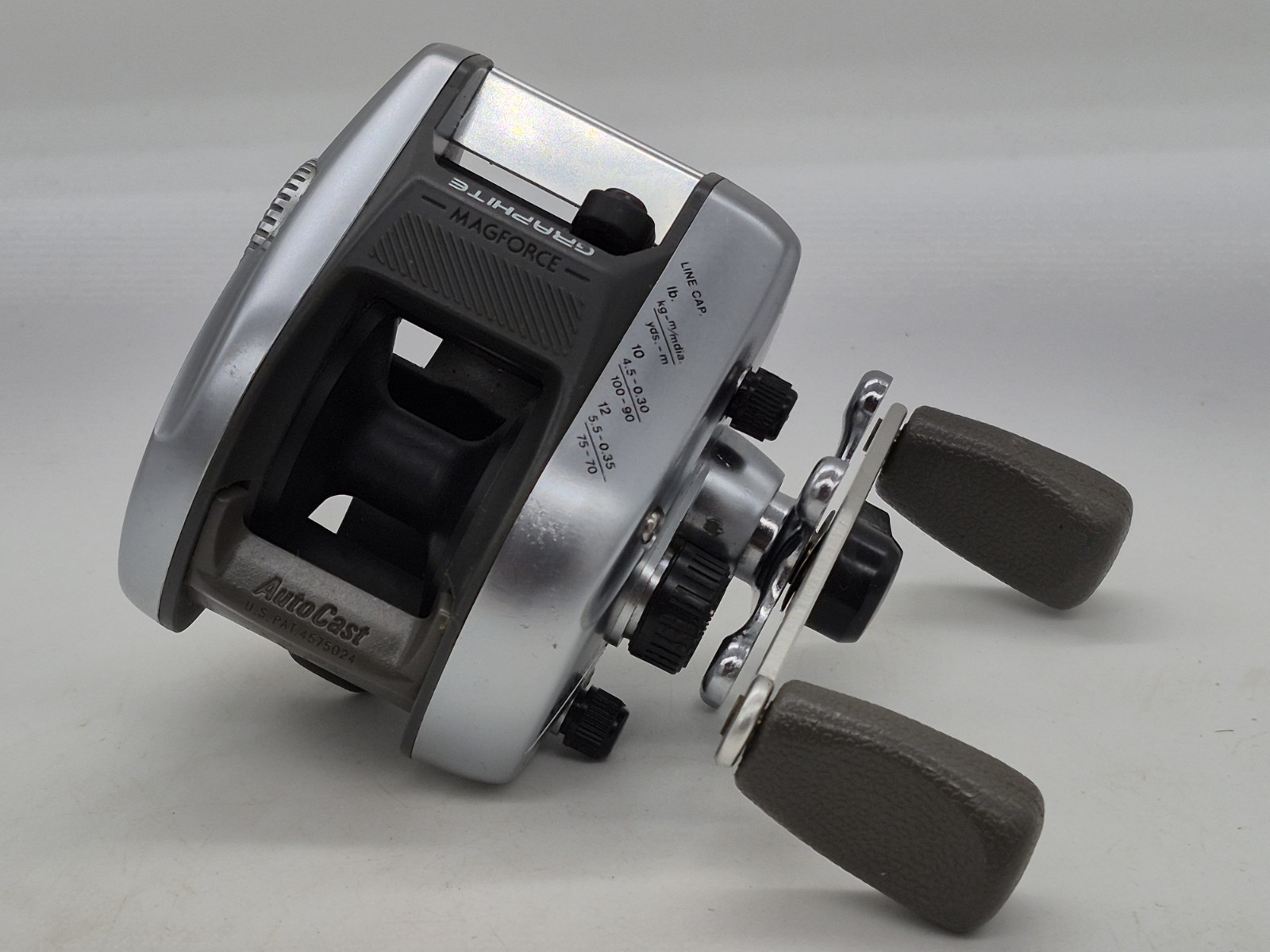 Daiwa MagForce RS 1100 High Speed Baitcast Reel Low Profile Bass Fishing Reel Daiwa MagForce RS 1100 High Speed Baitcast Reel Low Profile Bass Fishing Reel
