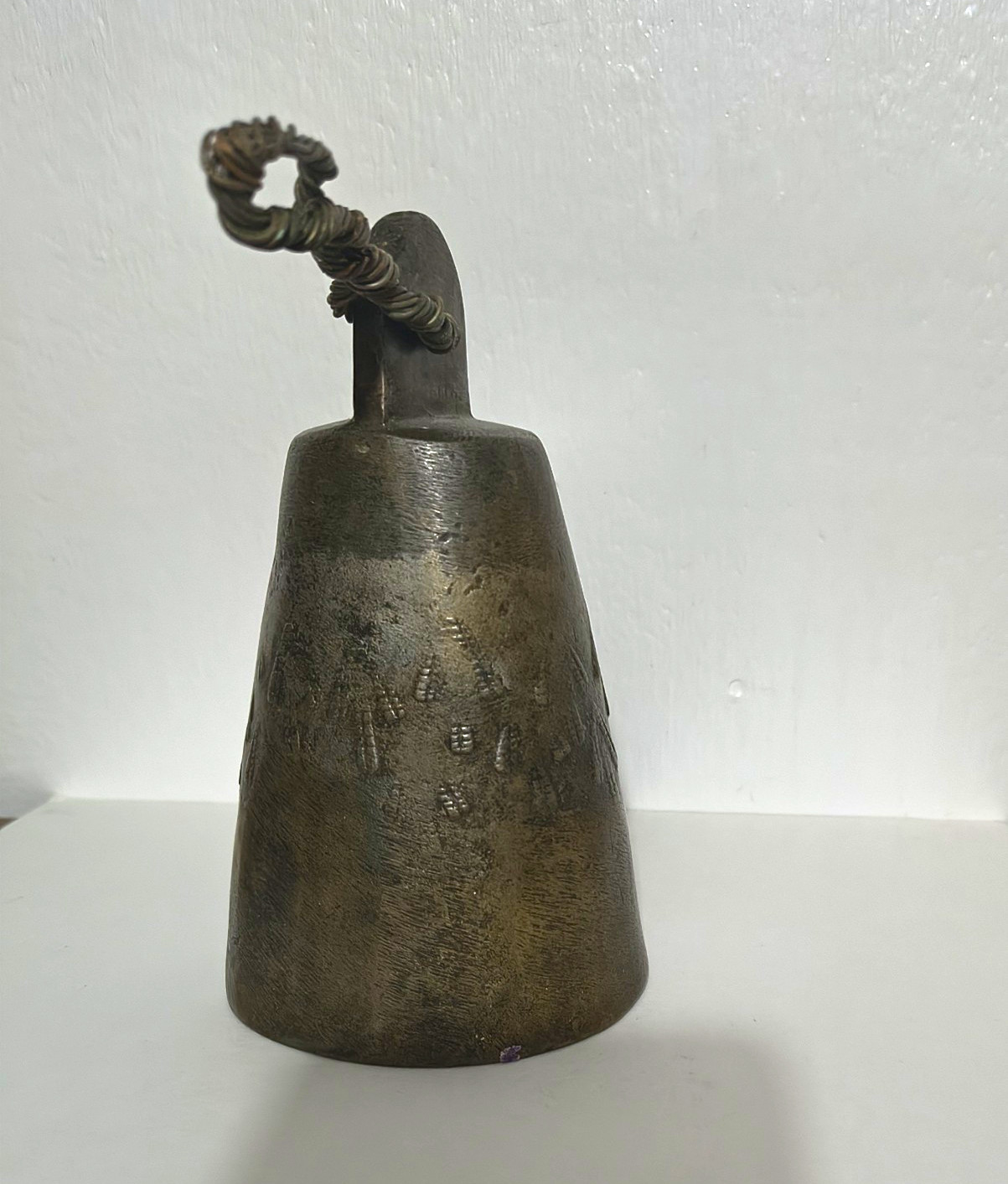 ANTIQUE - MID CENTURY COLLECTIBLE METAL BRONCE BELL 6 ANTIQUE - MID CENTURY COLLECTIBLE METAL BRONCE BELL 6