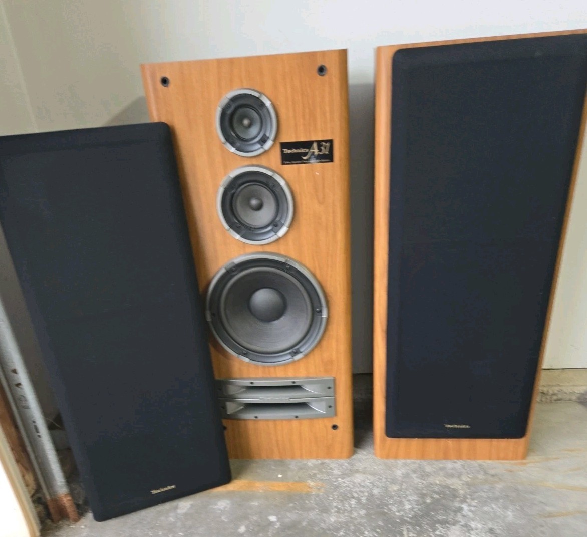Technics SB-A31 Vintage Floor Standing Speakers Local Pickup Technics SB-A31 Vintage Floor Standing Speakers Local Pickup