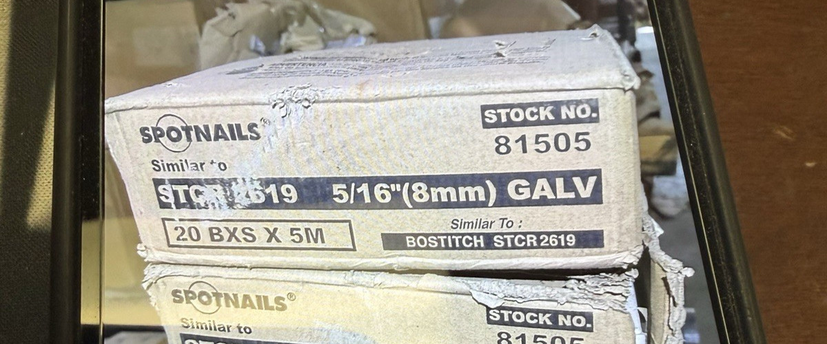 20 Boxes of 5000 (100,000) Spotnails 81505 Galvanized Chisel Point Staples 5/16\