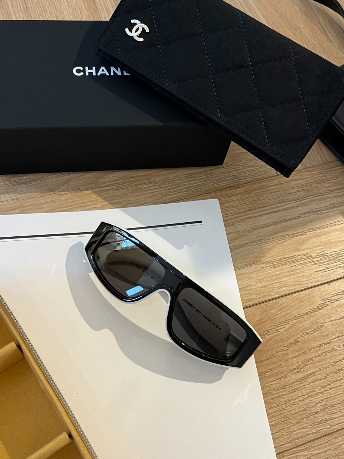 CHANEL CH6057 Black Rectangle Gray Gradient Sunglasses 129-145 Unisex CHANEL CH6057 Black Rectangle Gray Gradient Sunglasses 129-145 Unisex