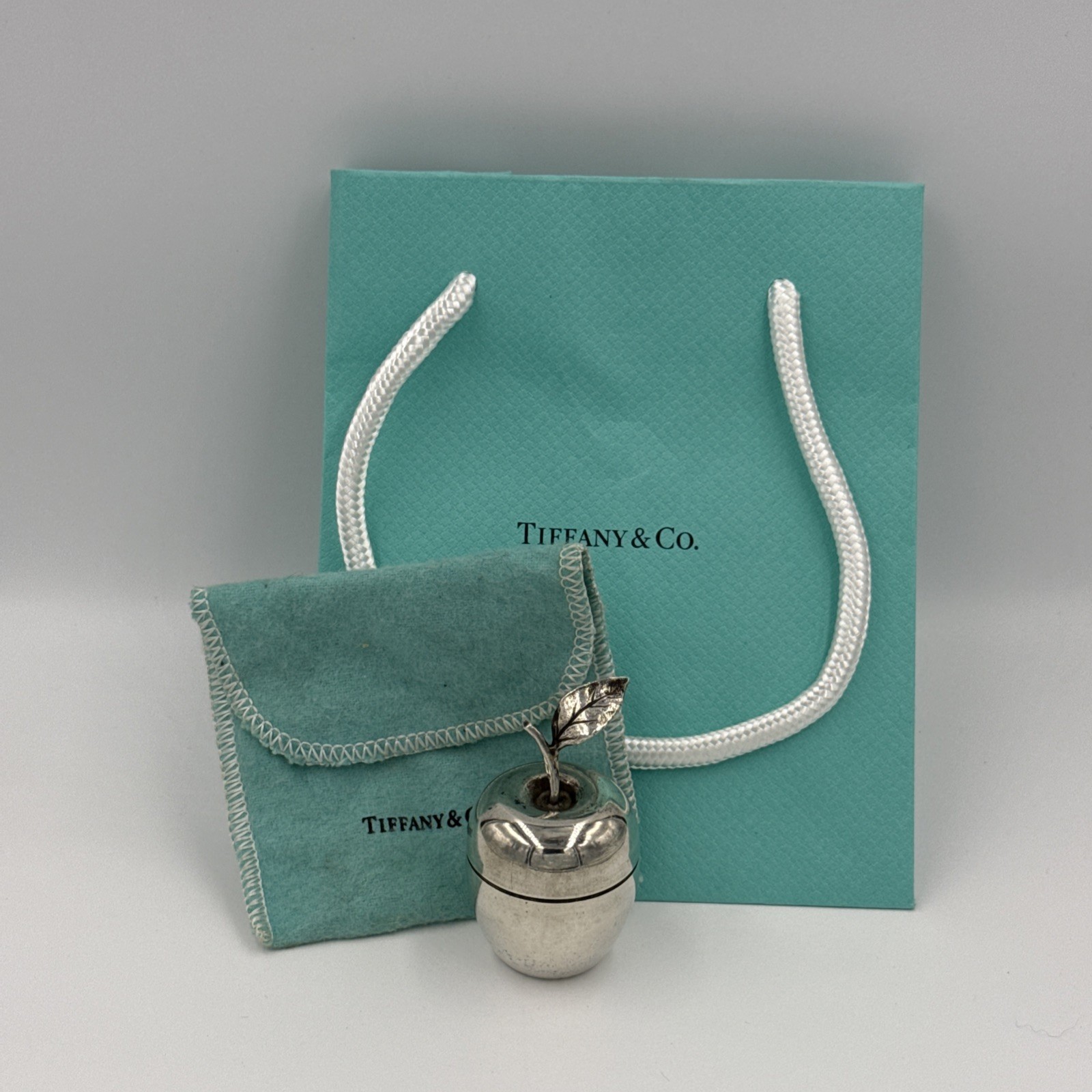 Vintage Tiffany & Co. Sterling Silver Apple Trinket Box 25008 Vintage Tiffany & Co. Sterling Silver Apple Trinket Box 25008