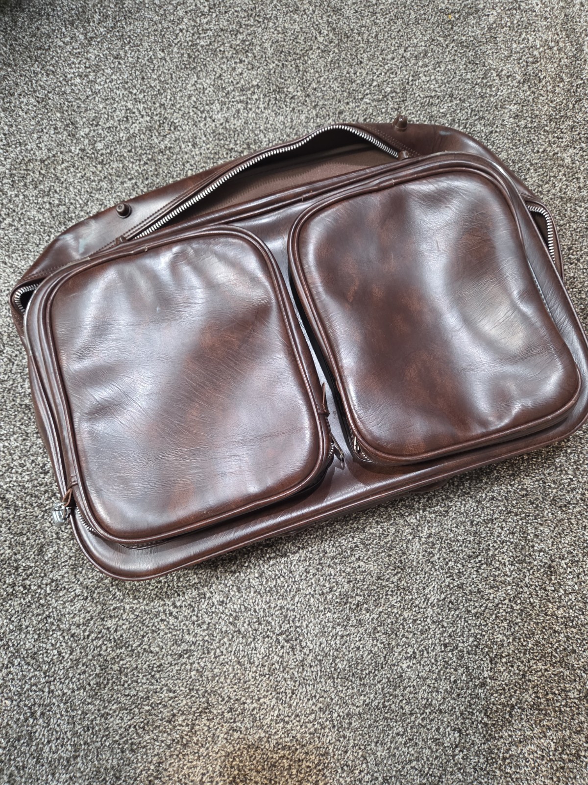1970s Vintage Solid FAUX Leather Travel Bag By Bantam Travelware