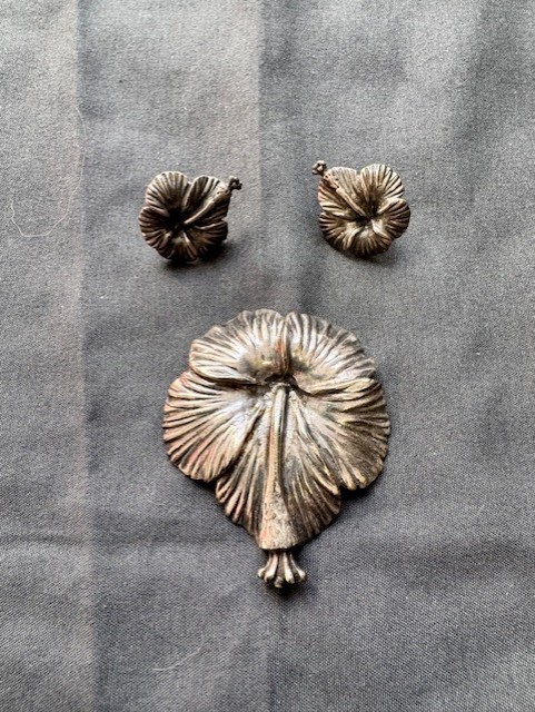 Rare Vintage Ming\'s Honolulu Sterling Hibiscus Brooch and Earrings Set Rare Vintage Ming\'s Honolulu Sterling Hibiscus Brooch and Earrings Set