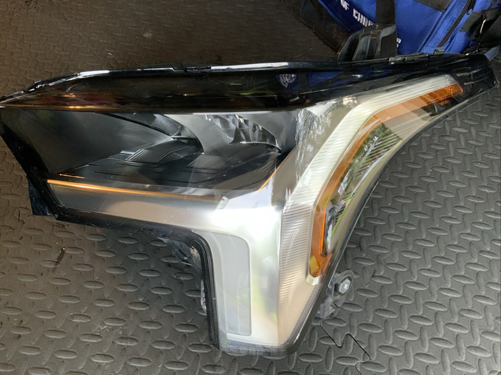 2022-26 Toyota Tundra/sequioa Headlamp LH Side , LIKE NEW OEM 81160-0C230 2022-26 Toyota Tundra/sequioa Headlamp LH Side , LIKE NEW OEM 81160-0C230