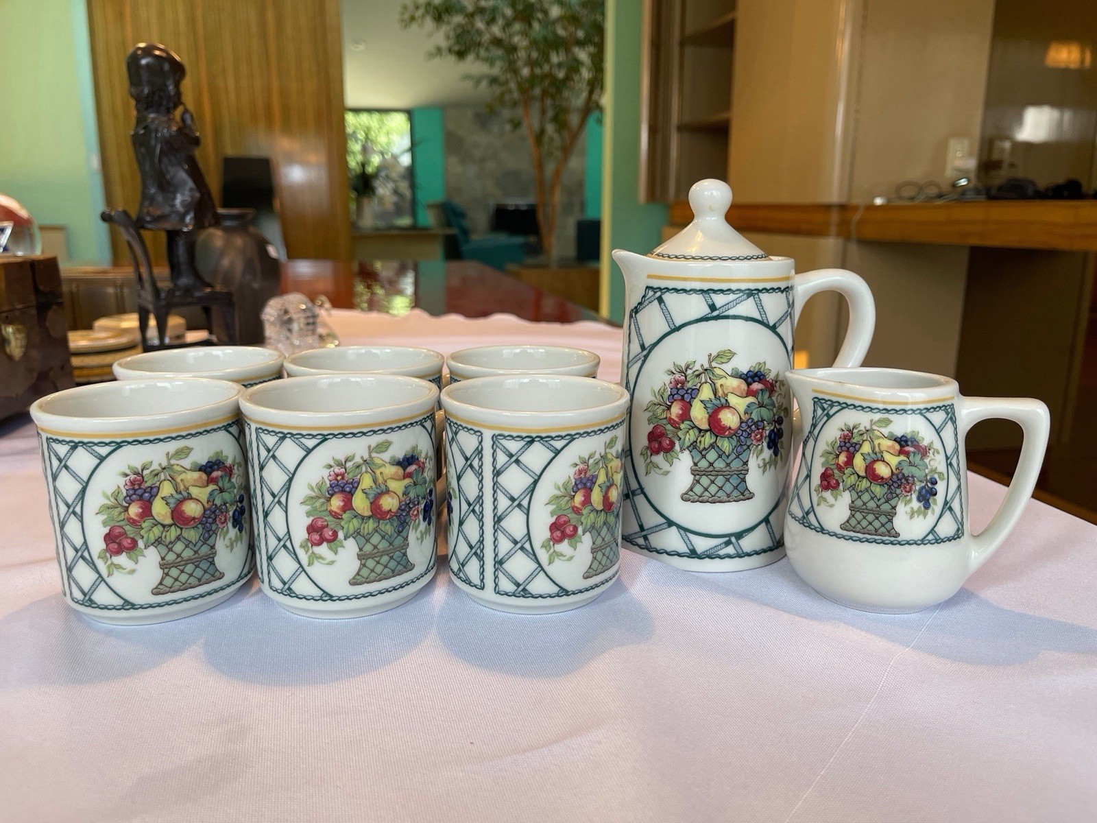 VTG Villeroy & Boch 'Basket’ 6 Tea/Coffee Cups,  TeaPot & Creamer Germany